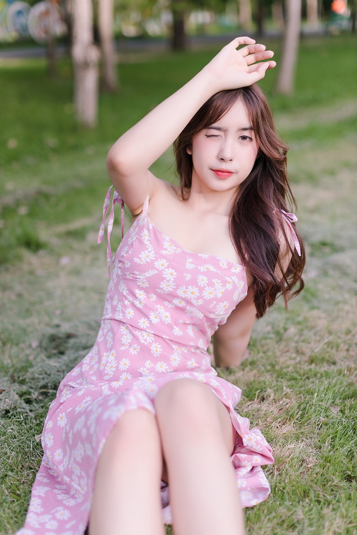 超甜美的小姐姐户外随拍,性感过于撩人,你心动了吗?