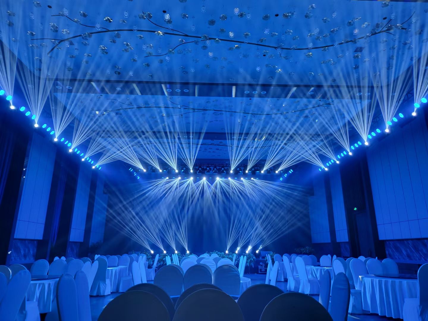 宴会厅舞台灯光设计