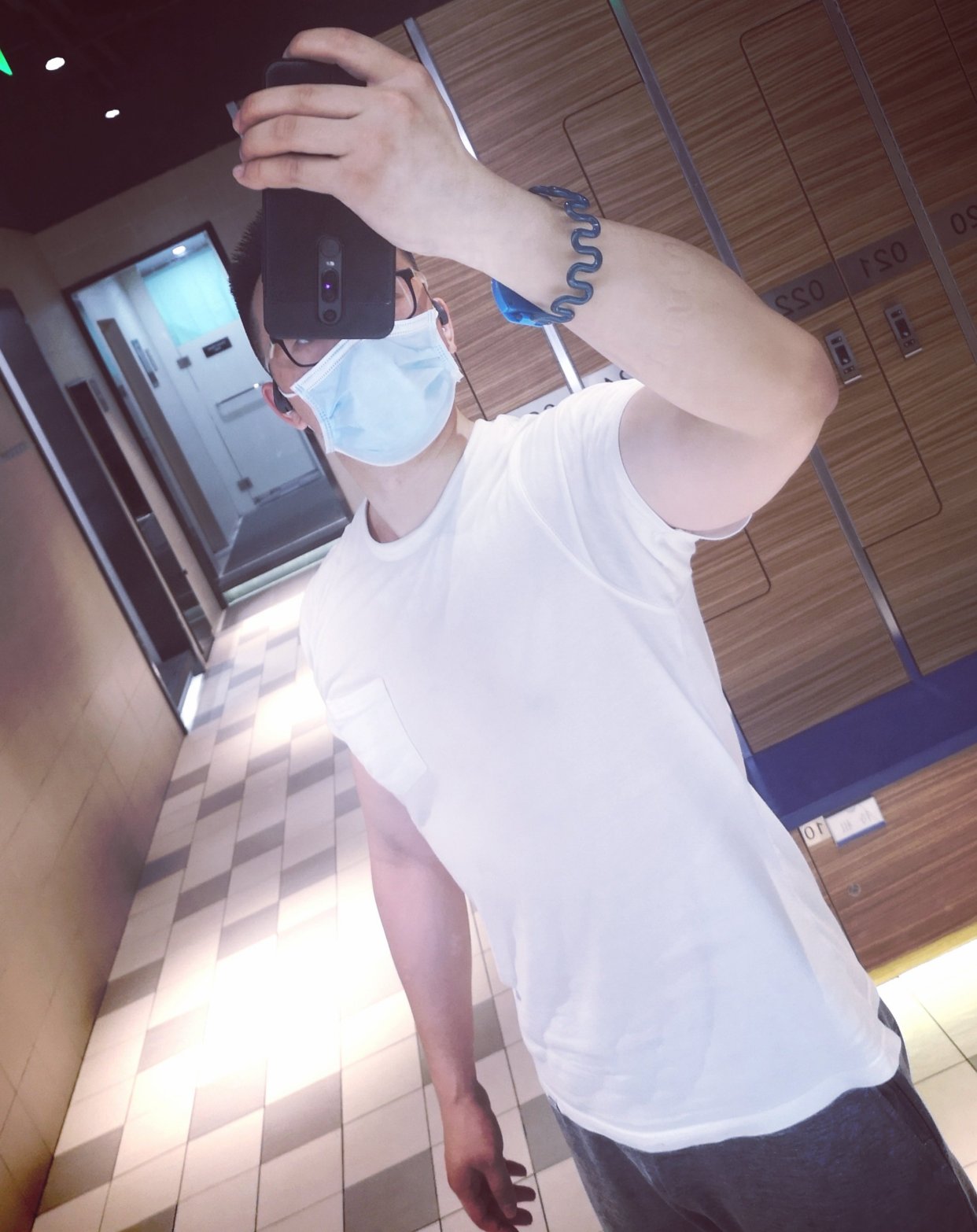 喜欢健身房自拍运动打卡的帅哥合集,是你的菜吗?