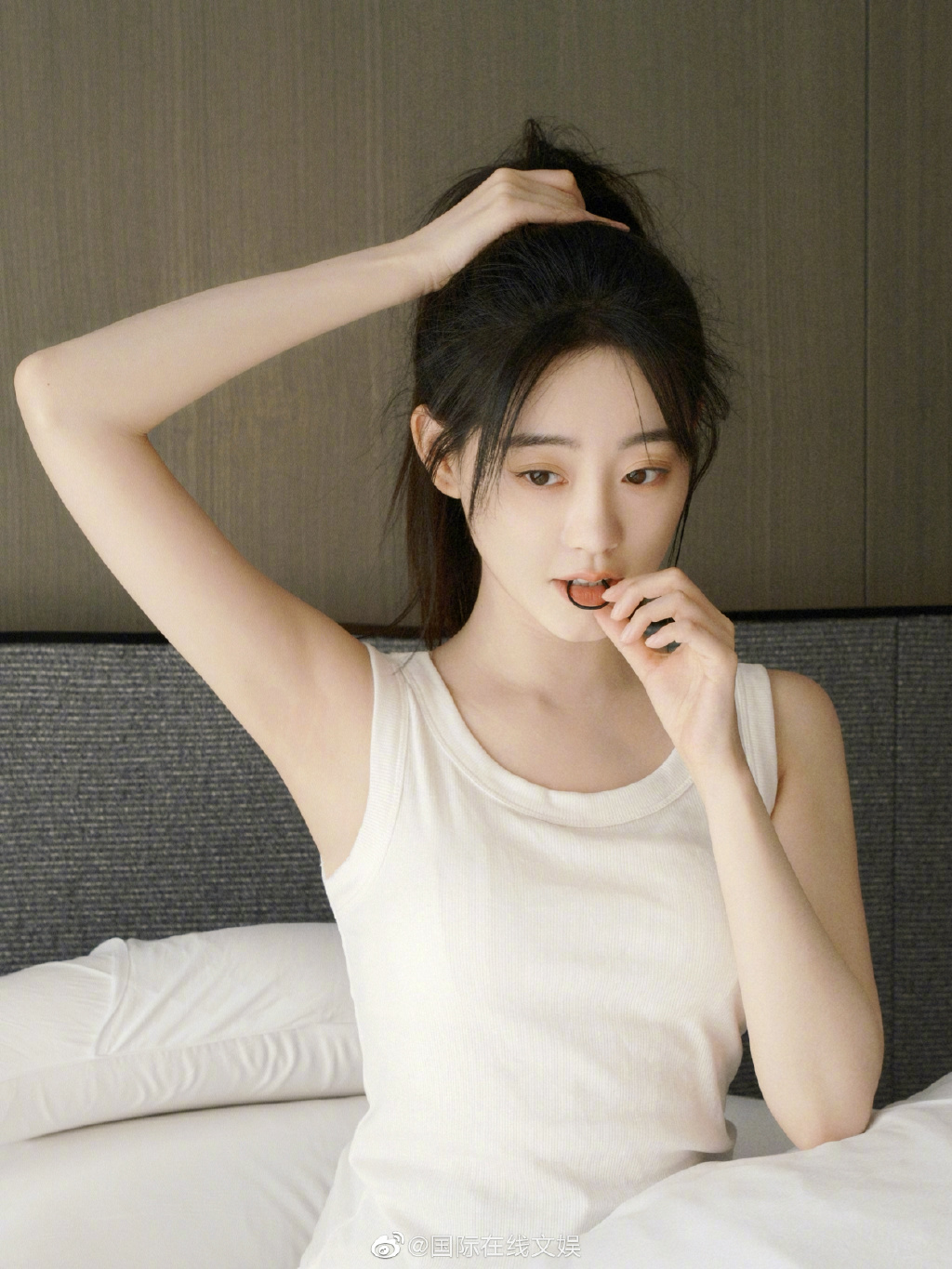 梳马尾辫的祝绪丹清新可爱