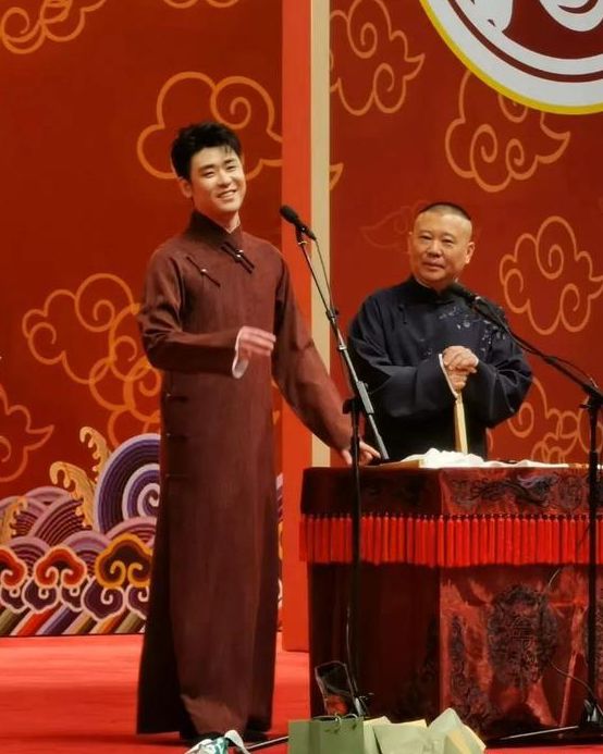 德云社相声大会,张云雷和郭德纲攒底,表演照来了!