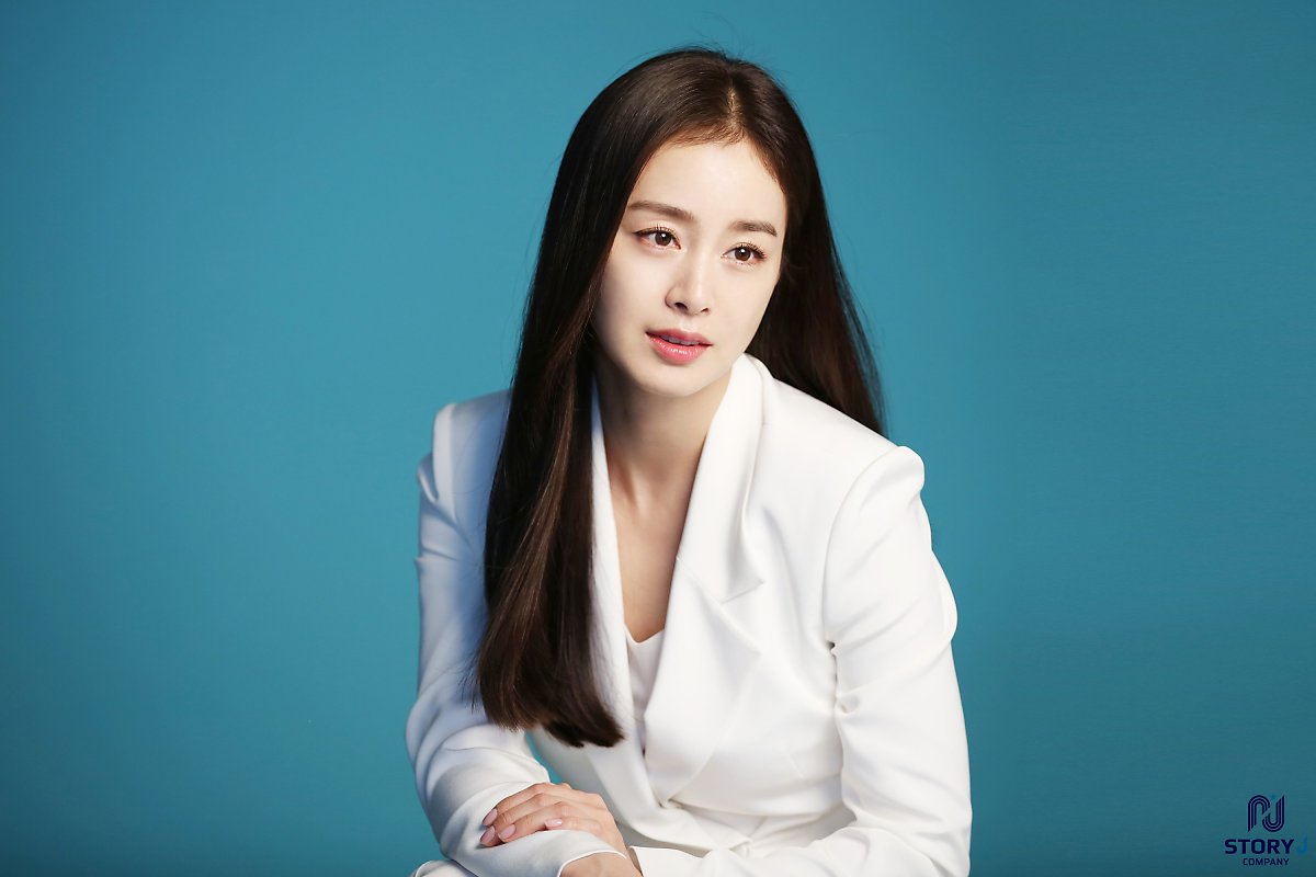 金泰熙 现在谁来拍画报呢?