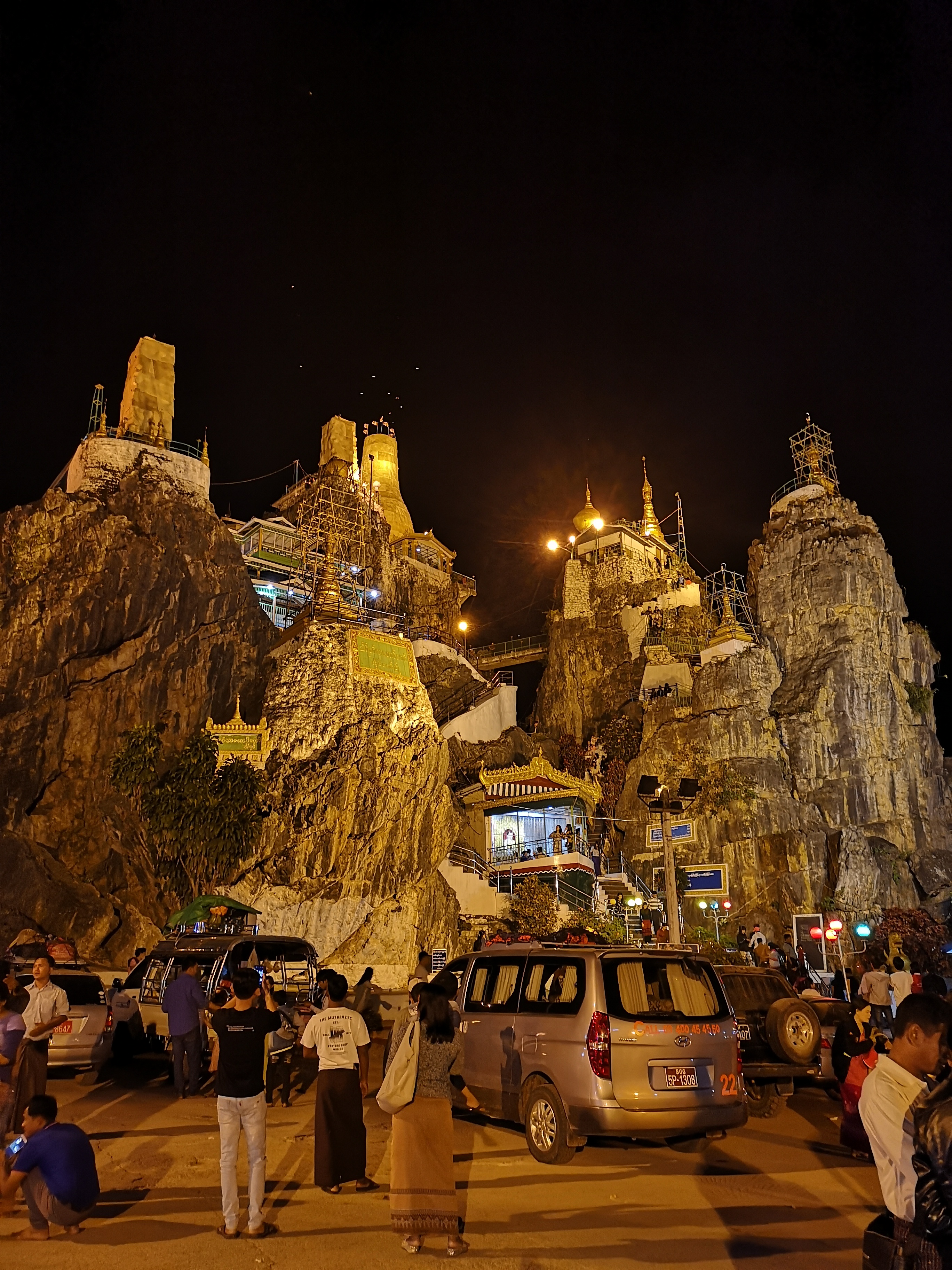 缅甸垒固的东魁大金塔(taung kwe pagoda)
