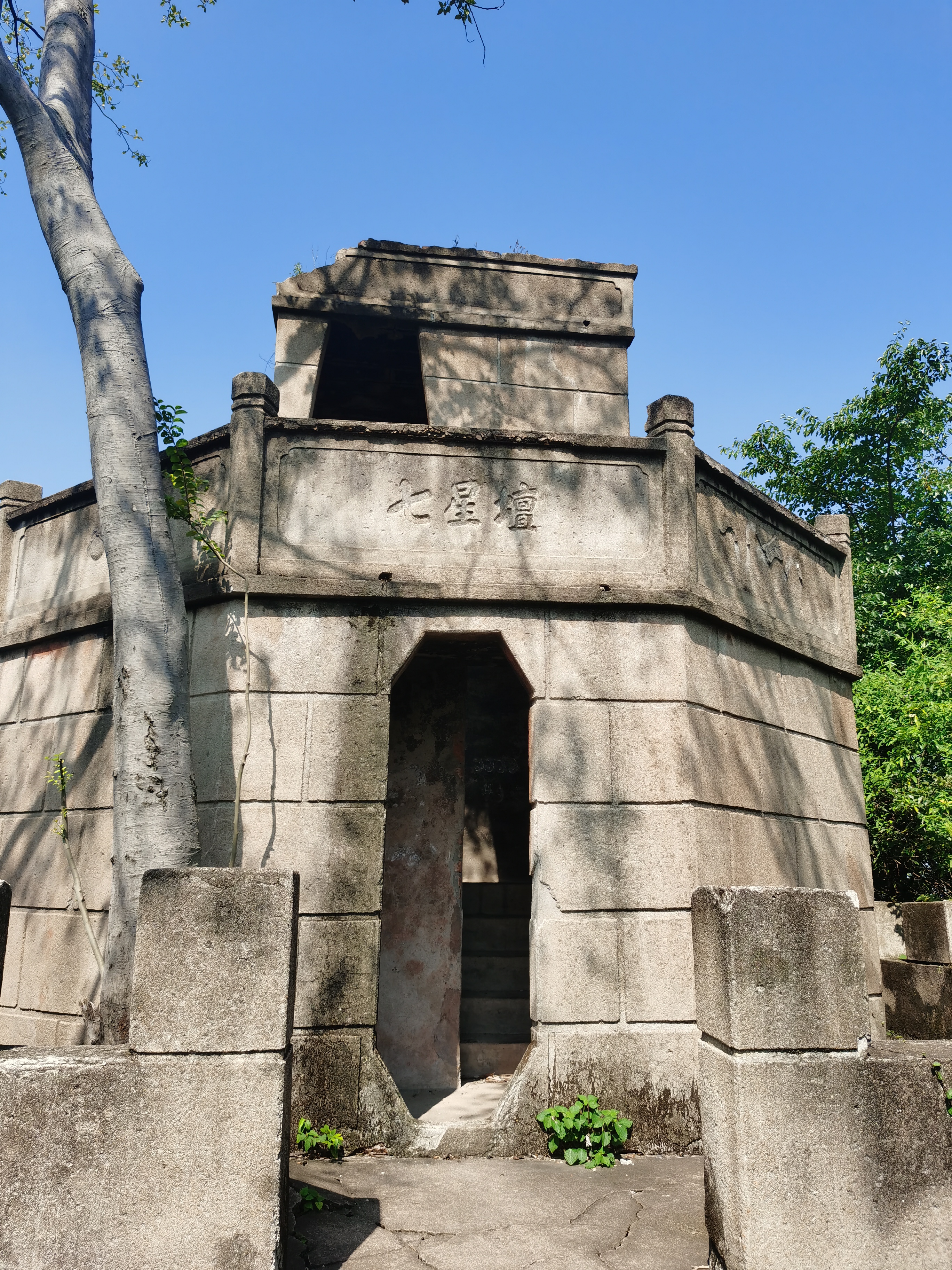 鄂州西山:一座文武双全的历史名山