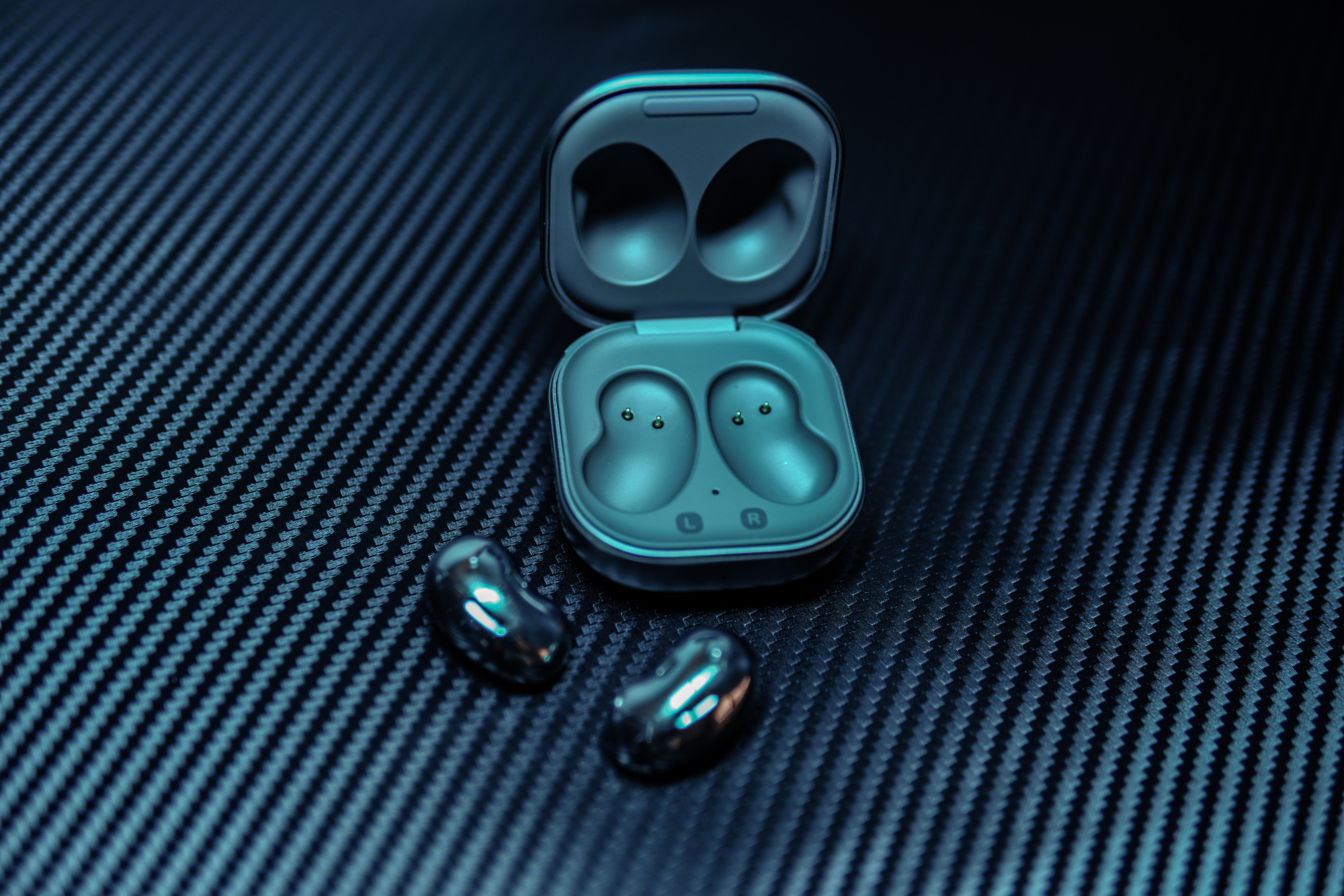 三星galaxy buds live耳机图赏:小巧奇特,支持主动降噪