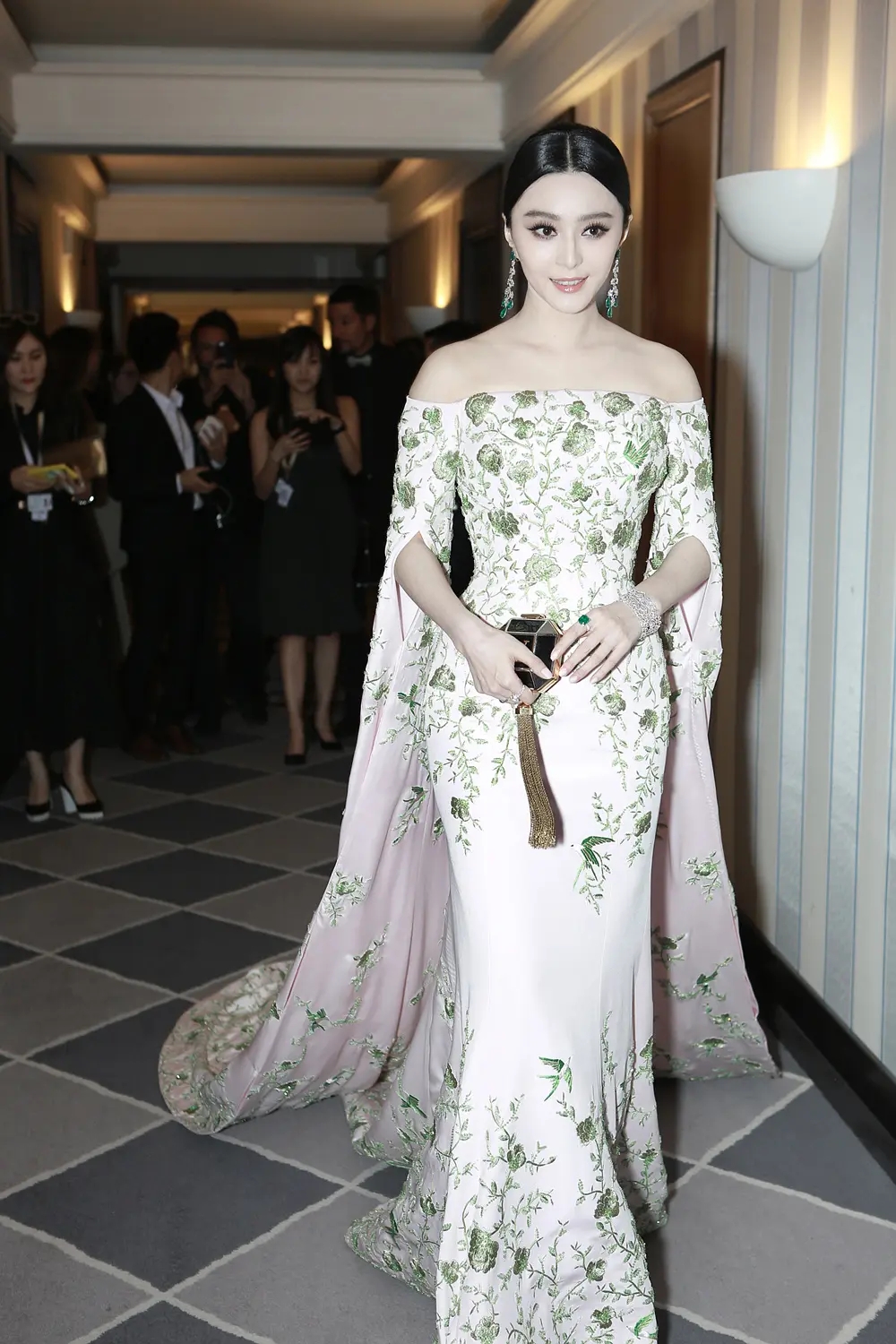 范冰冰"凤尾"礼服华贵典雅大气