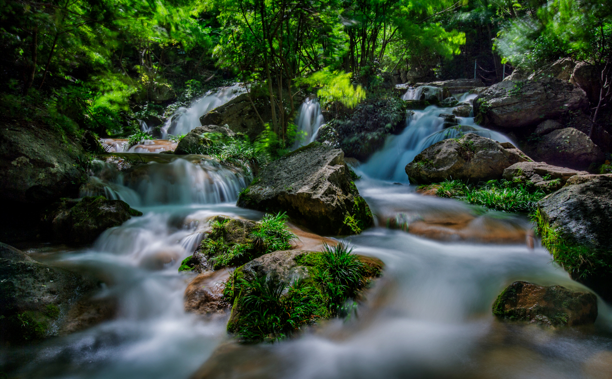 南漳香水河七彩瀑