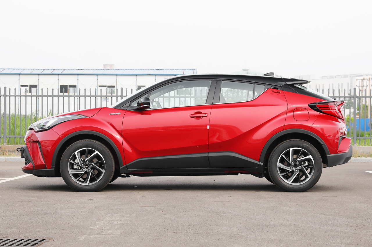 2021款丰田c-hr双擎2.0l e-cvt豪华版