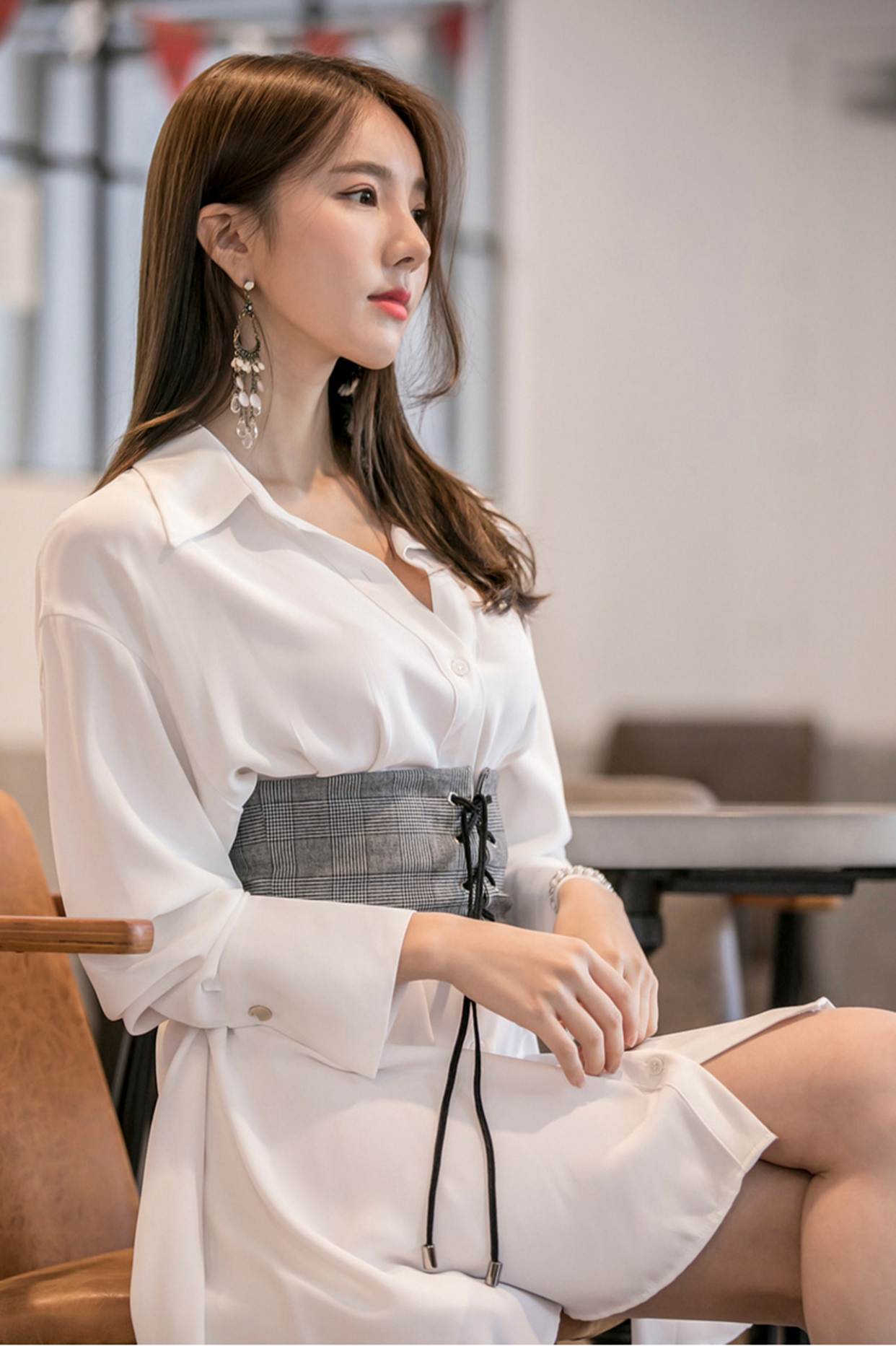 喜欢穿白色裙子的女孩子,无论走到哪里,都散发仙女的气质