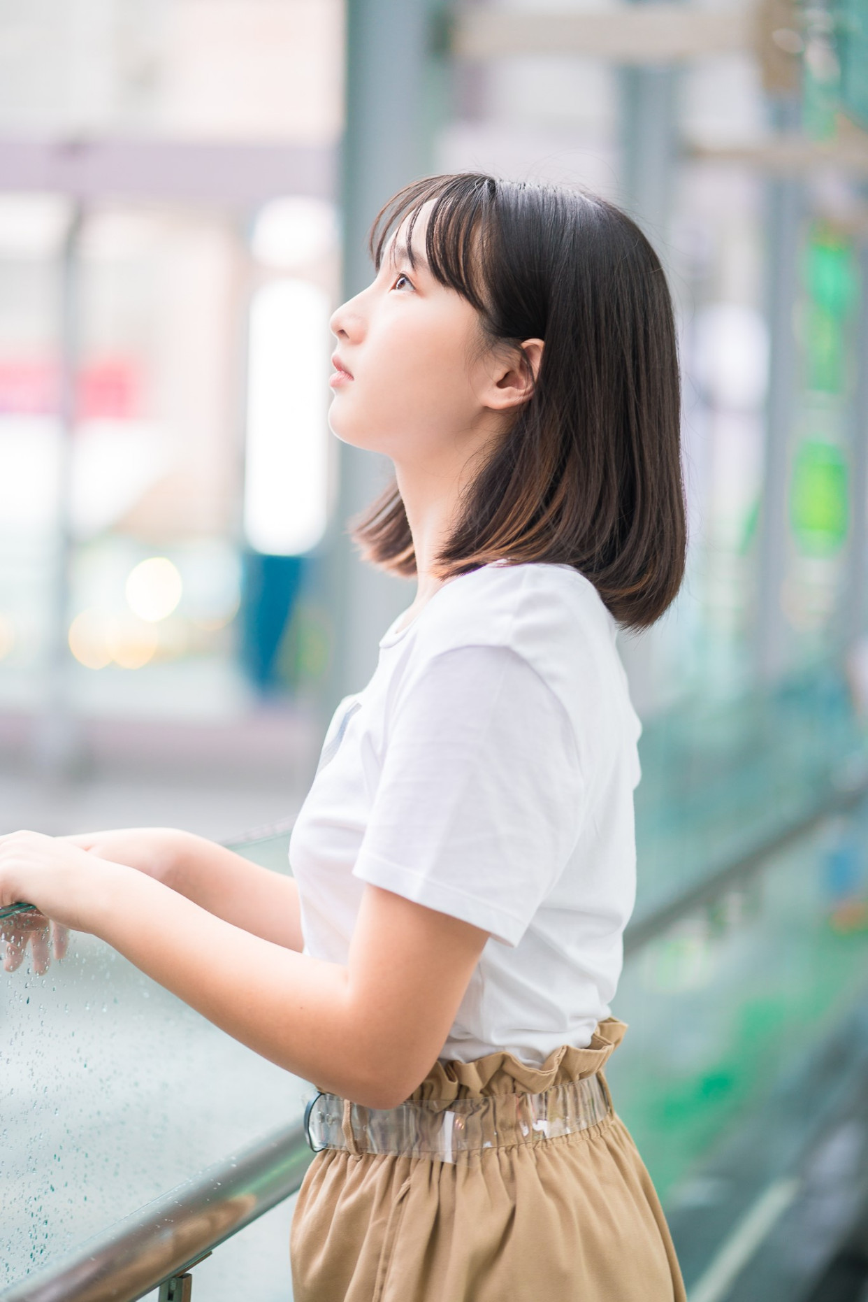 稍微有点婴儿肥的可爱少女,来看看吧