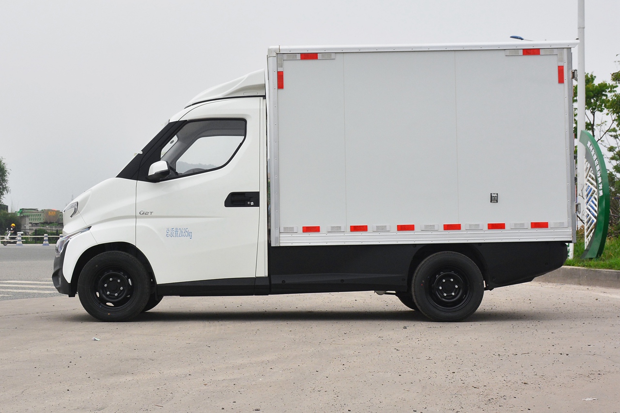 2020款飞碟q2t厢货高柜