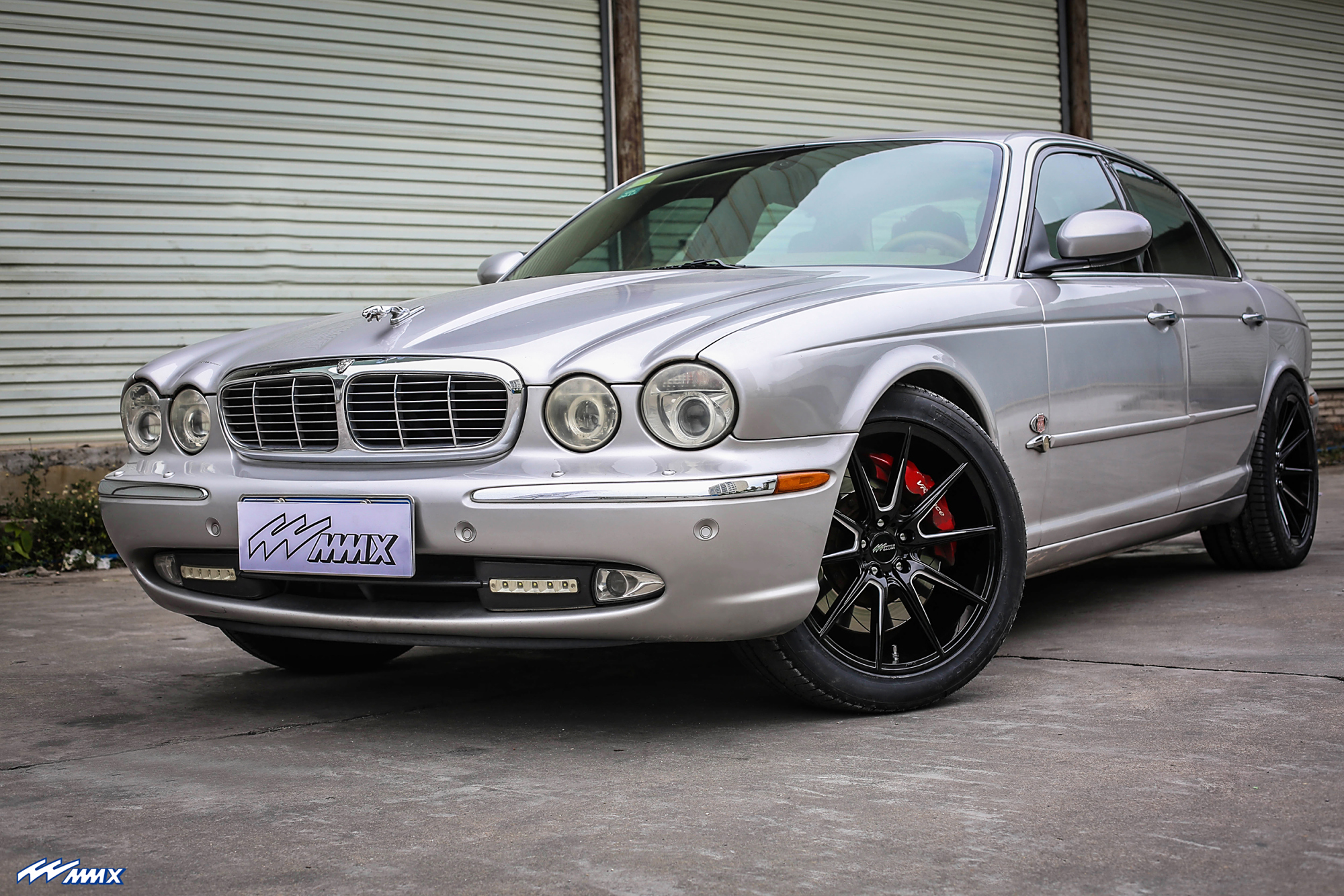 不可多见的经典老车捷豹xj