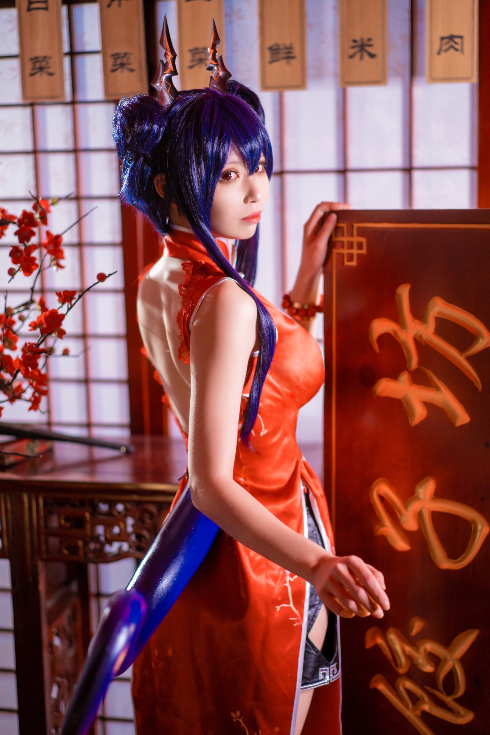 二次元cos丨明日方舟·陈·岁红霞丨爱老师_phd
