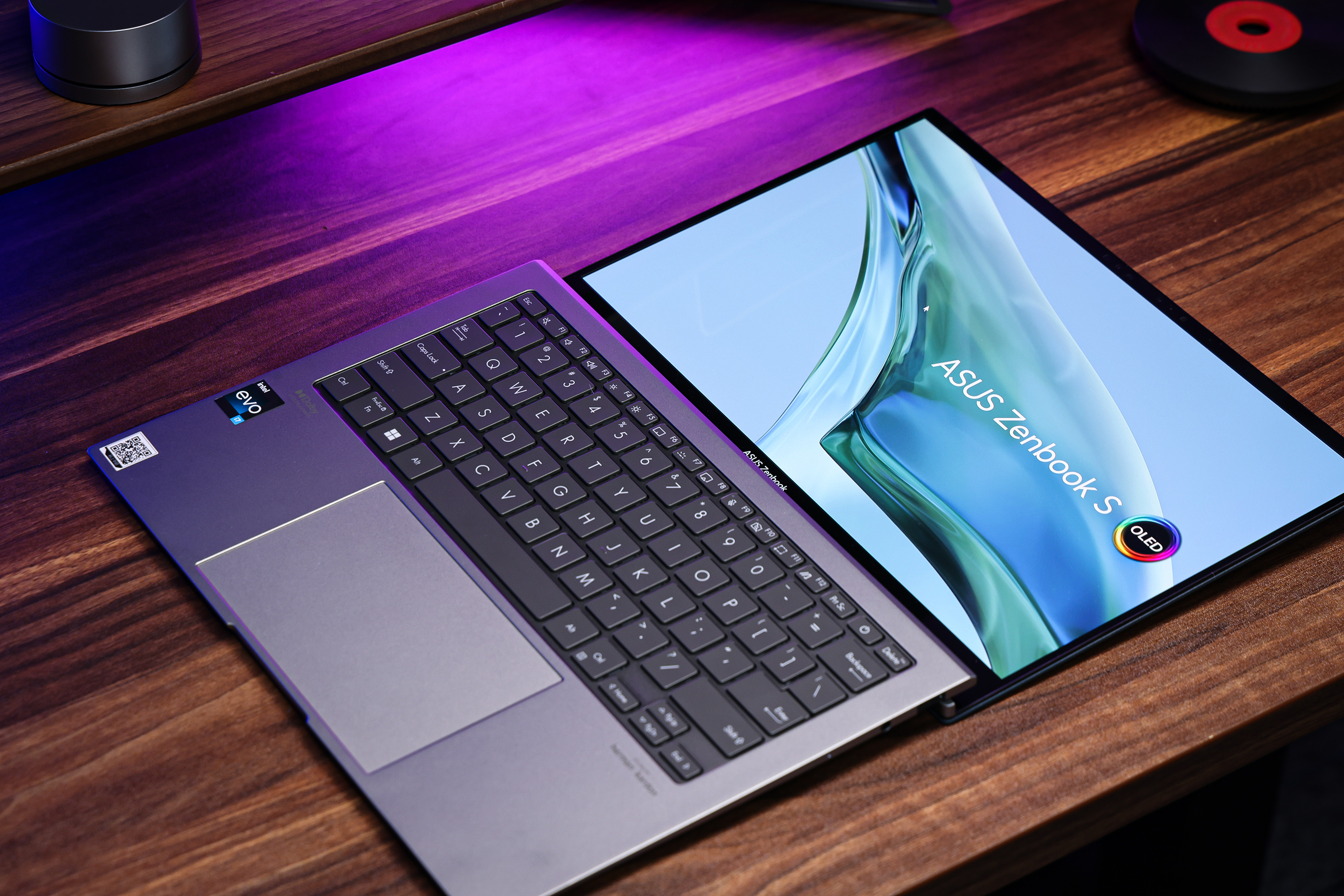 轻巧有型超便携商务本 华硕灵耀13图赏