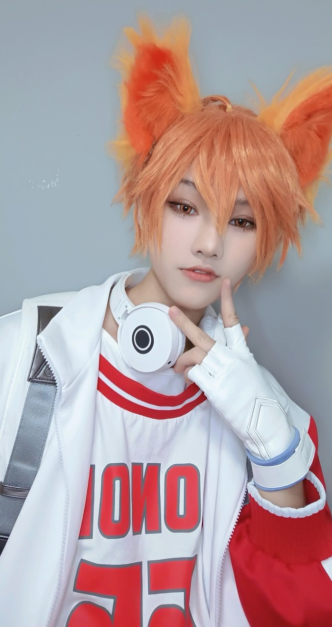 王者荣耀百里玄策cosplay,男子高中生的一天,真是元气满满呢