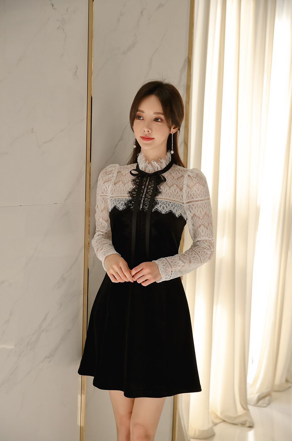 韩国模特孙允珠韩版白色刺绣网纱拼接黑色修身a字连衣裙网拍