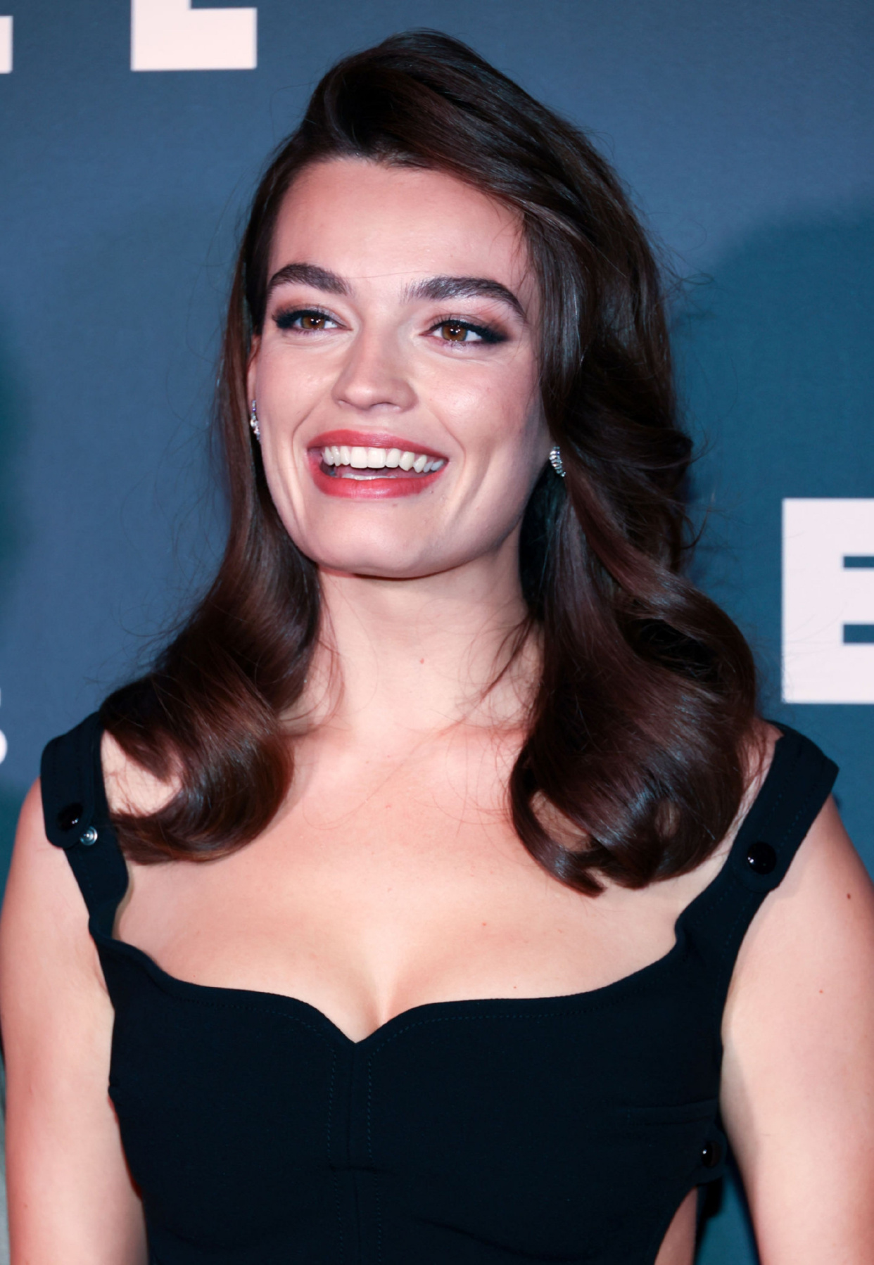 美女图——法国女演员艾玛·麦基