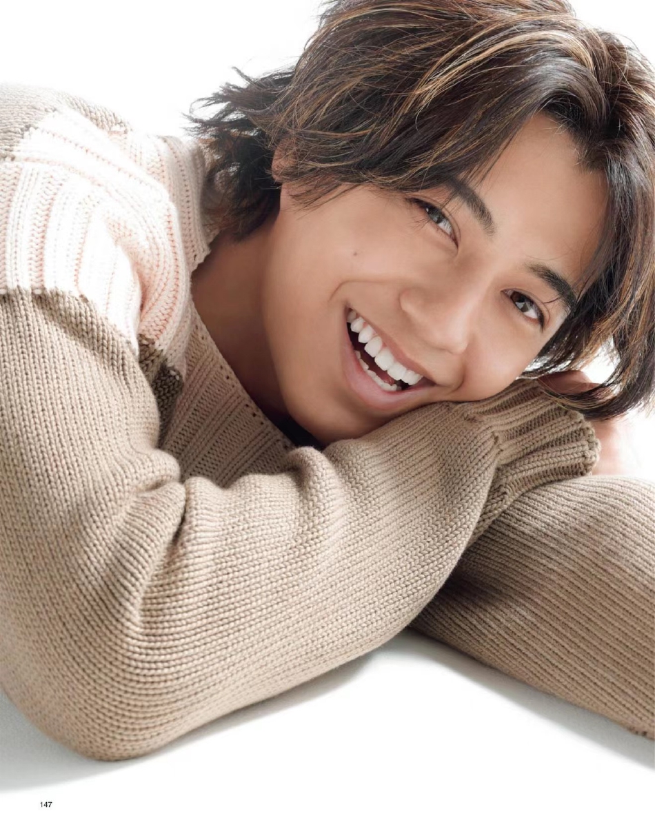 组图:高桥海人登《baila》杂志 眼眸深邃阳光爽朗