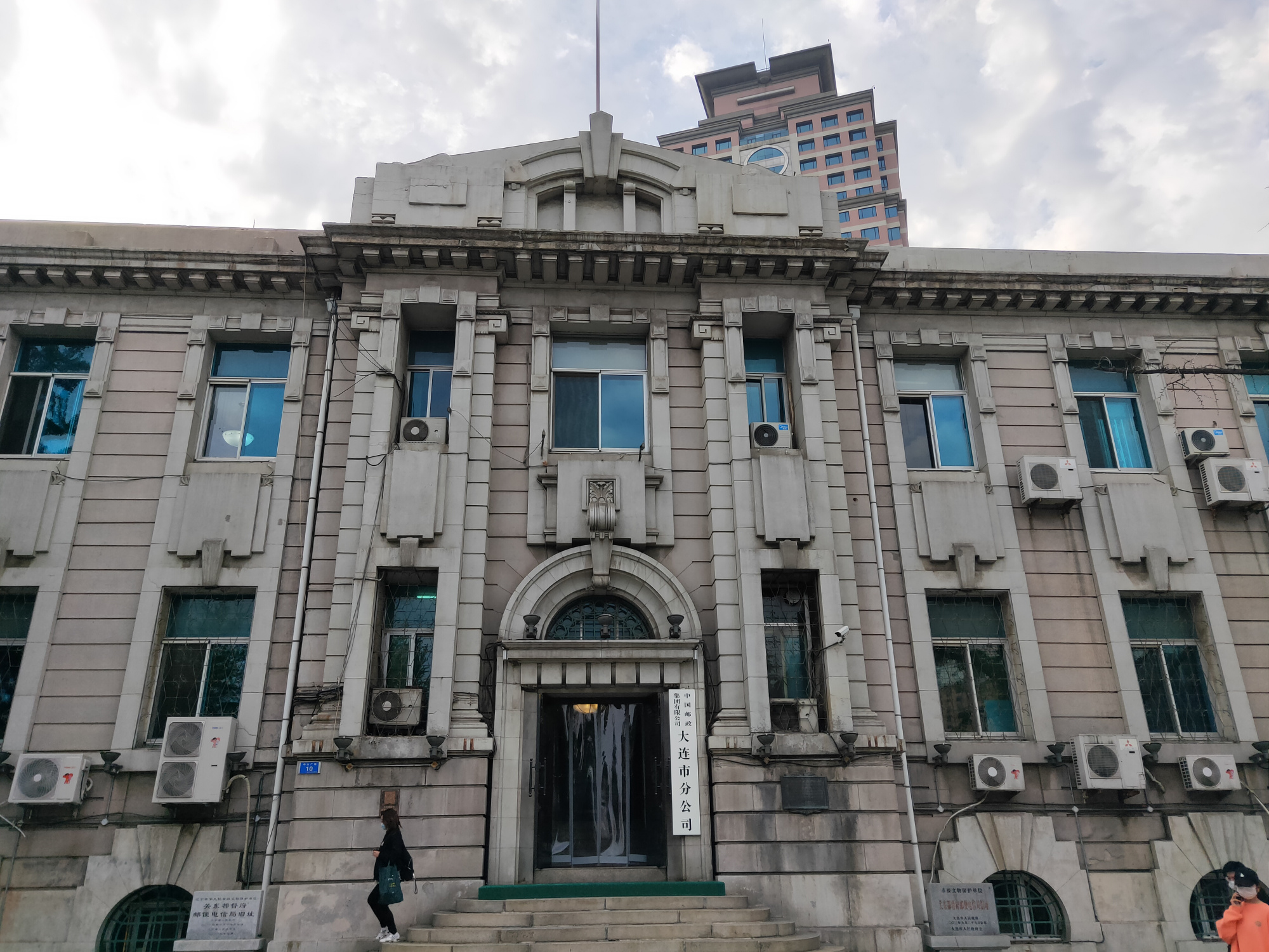 大连中山广场的老建筑们