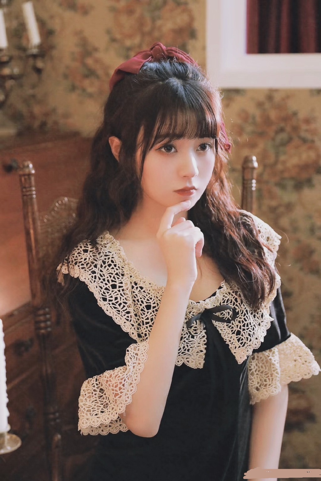 可爱美女歌手颜沁美照欣赏