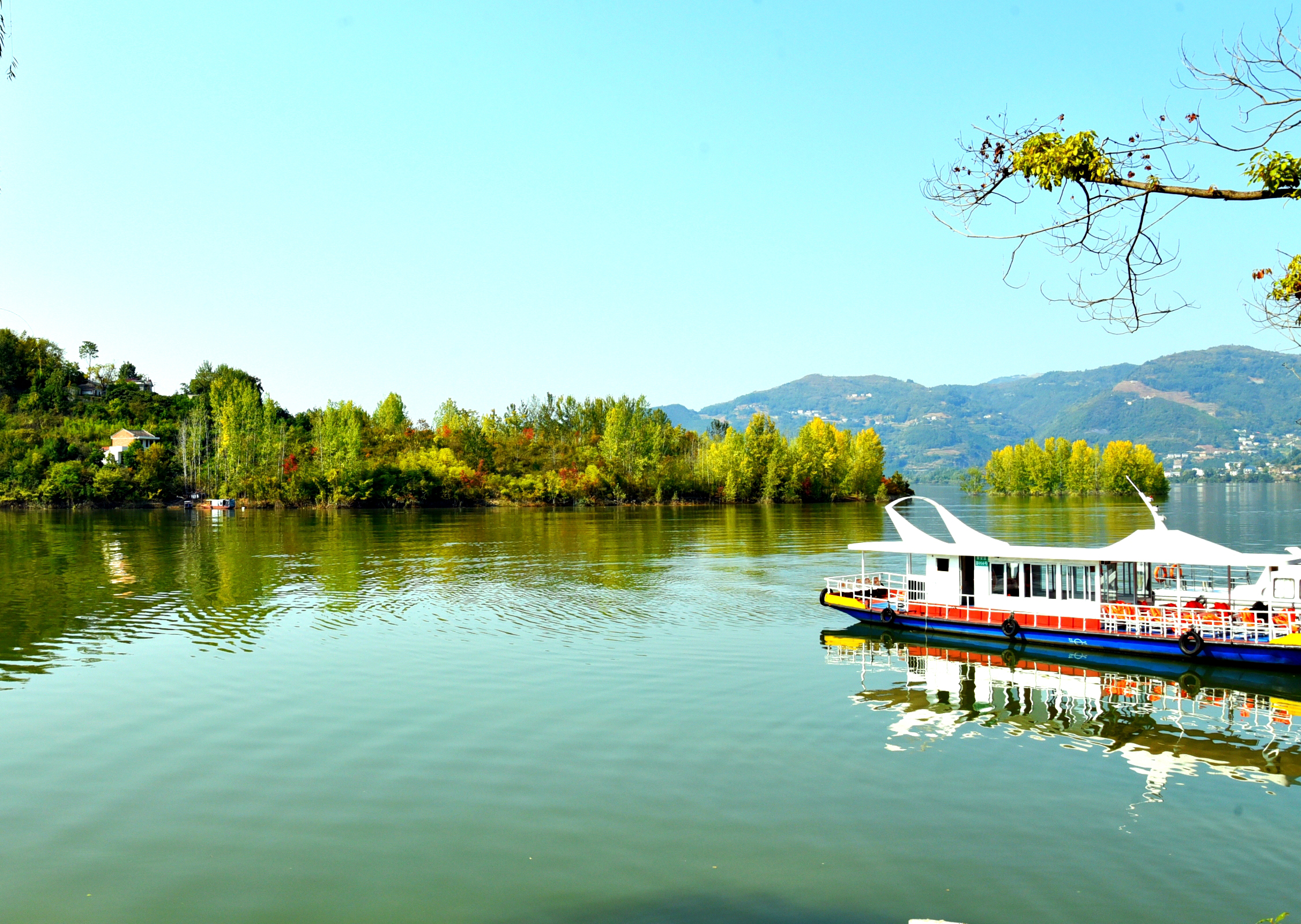 安康瀛湖美景,湖光山色,碧波荡漾,风光无限好