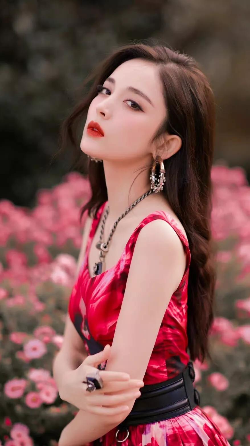 神仙颜值的古力娜扎,一种纯纯的美感,不仅养眼还很有气质!