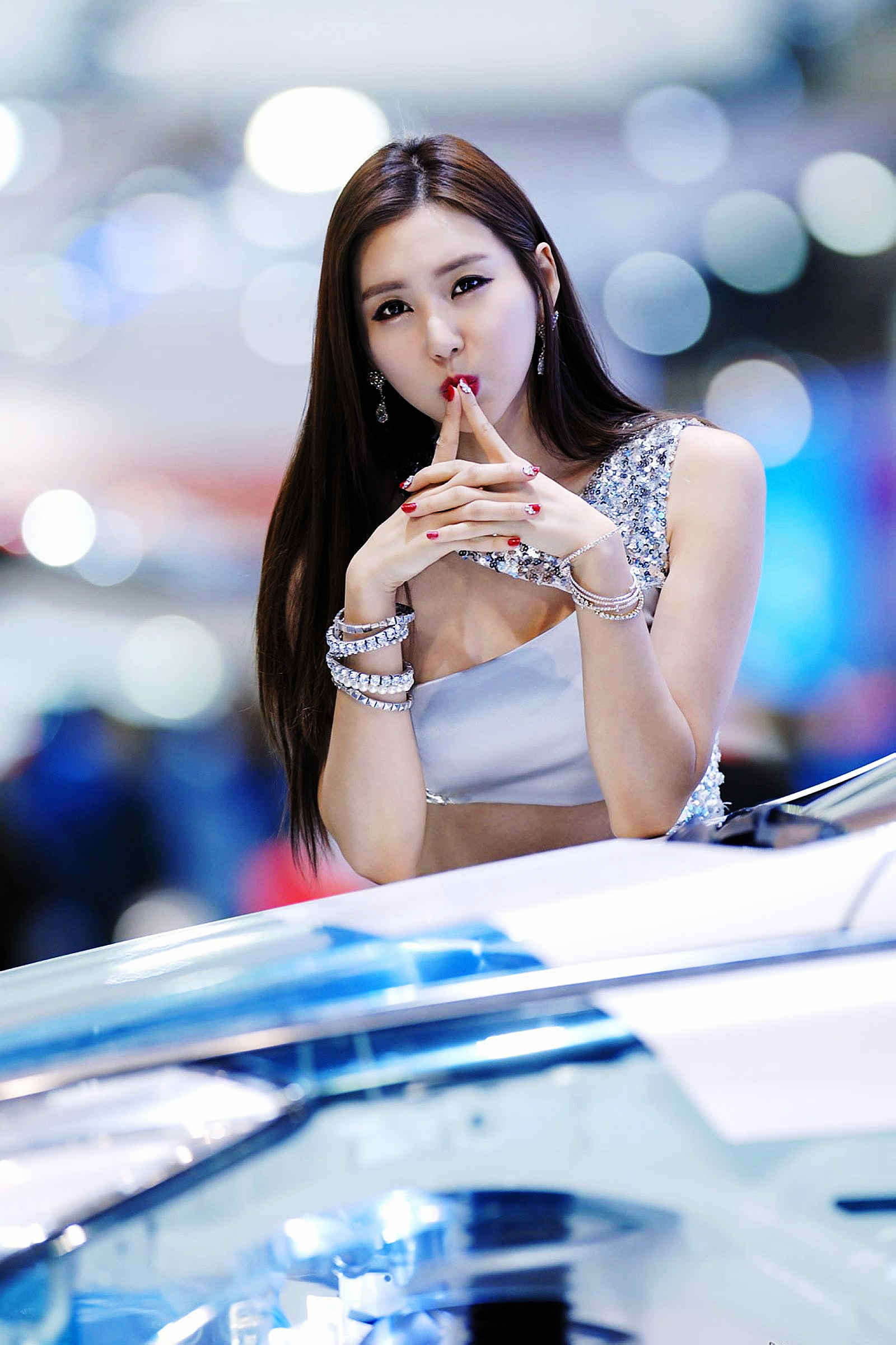 韩国车模崔玉珍,颜值与身材都很赞,魅力四射