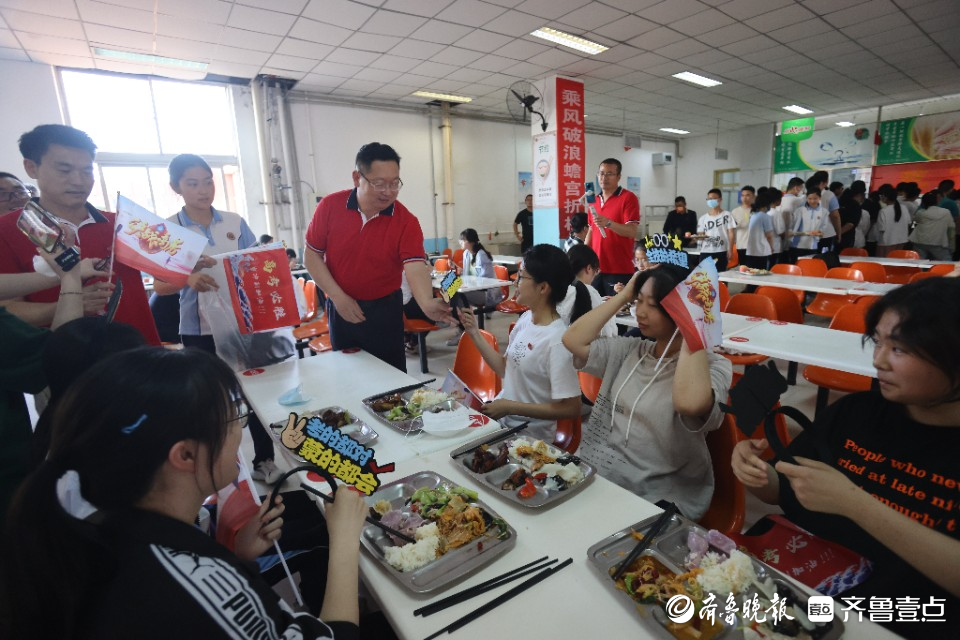 壹點圖集|祝願考生旗開得勝,煙臺青華中學給考生髮