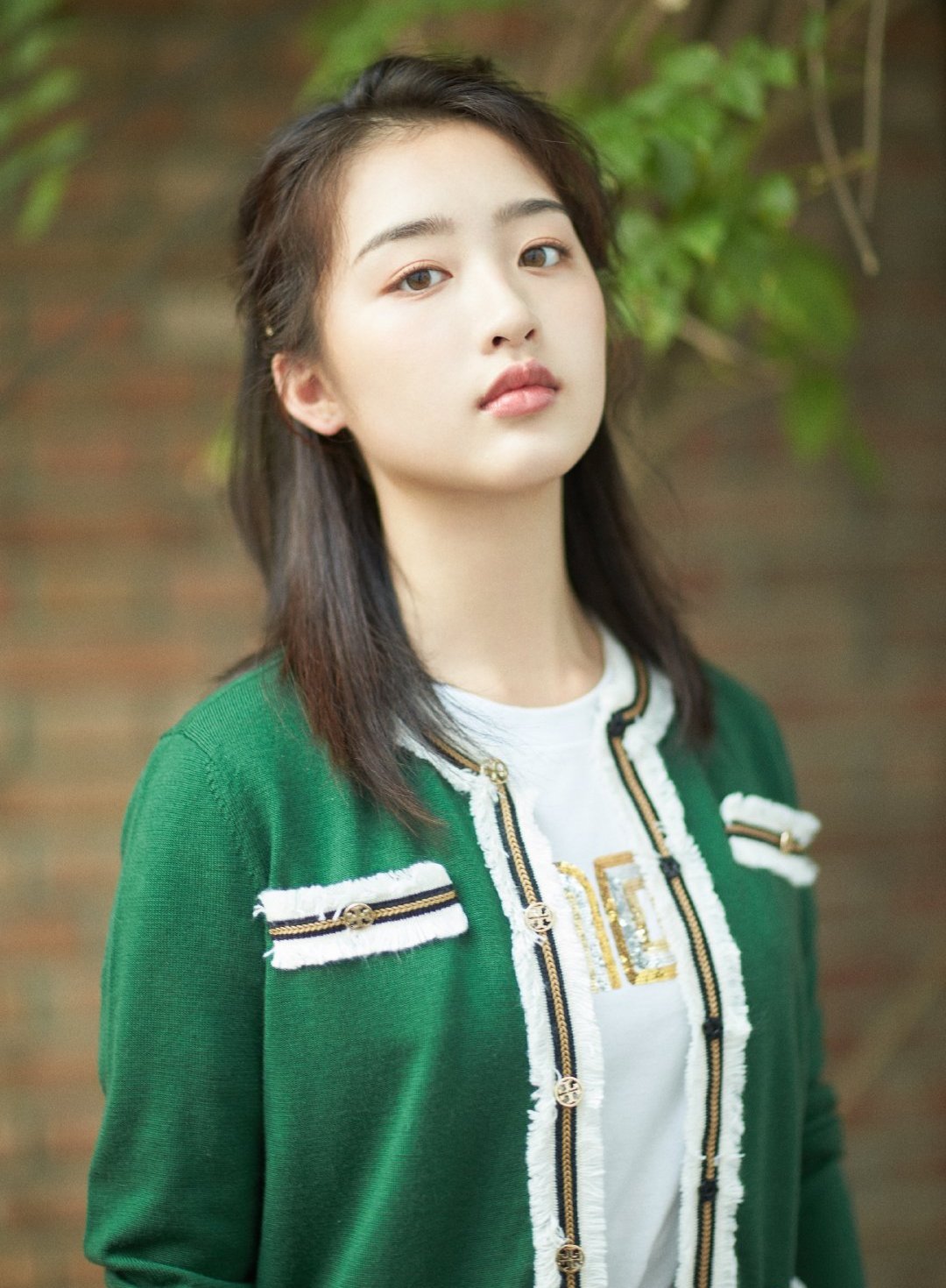 邓恩熙写真美图:清新脱俗,美丽动人