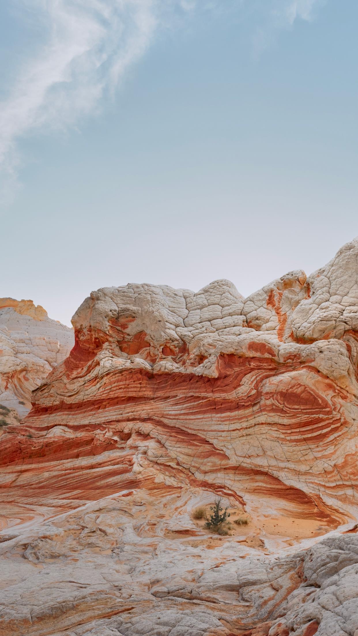 苹果刚刚推出ios14最新壁纸,山脉主题