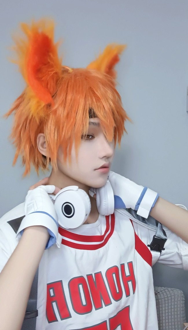 王者荣耀百里玄策cosplay,男子高中生的一天,真是元气满满呢