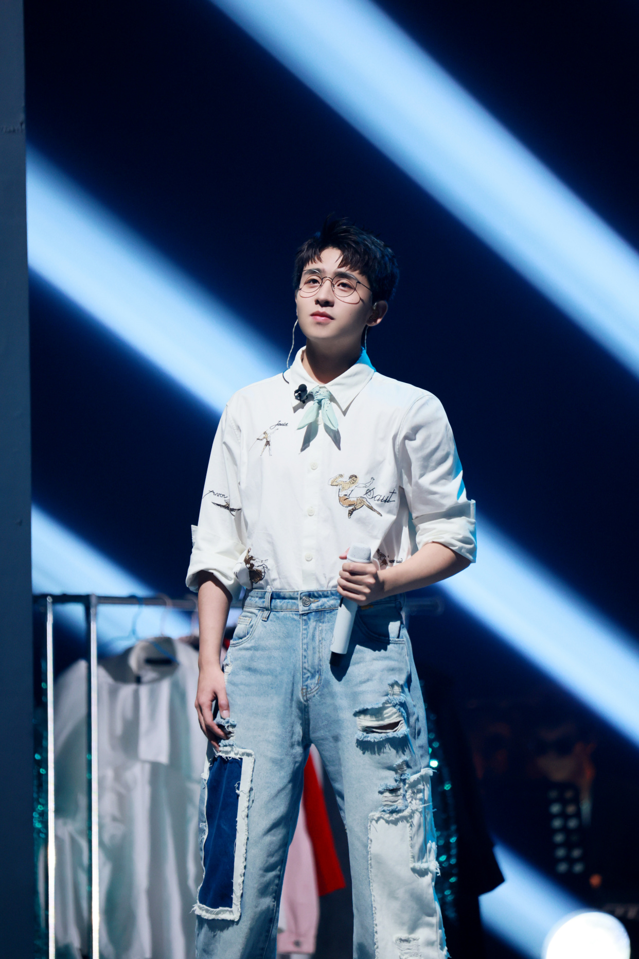 焦迈奇牛仔装,年轻可爱,帅气值拉满