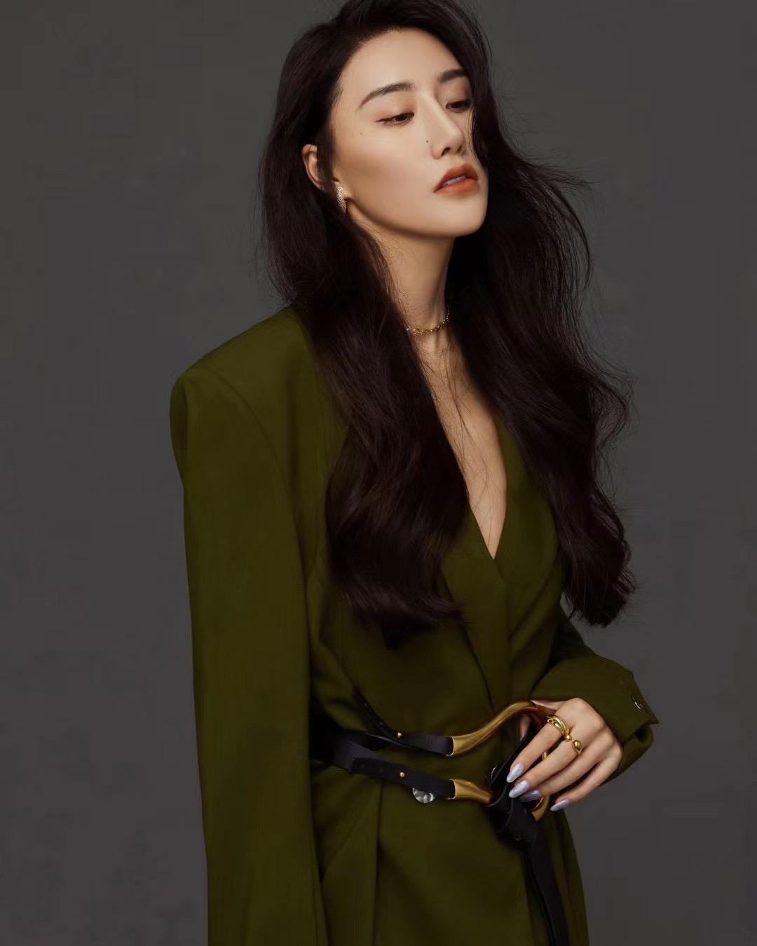 艺人吴晴风衣大长腿写真 第4期