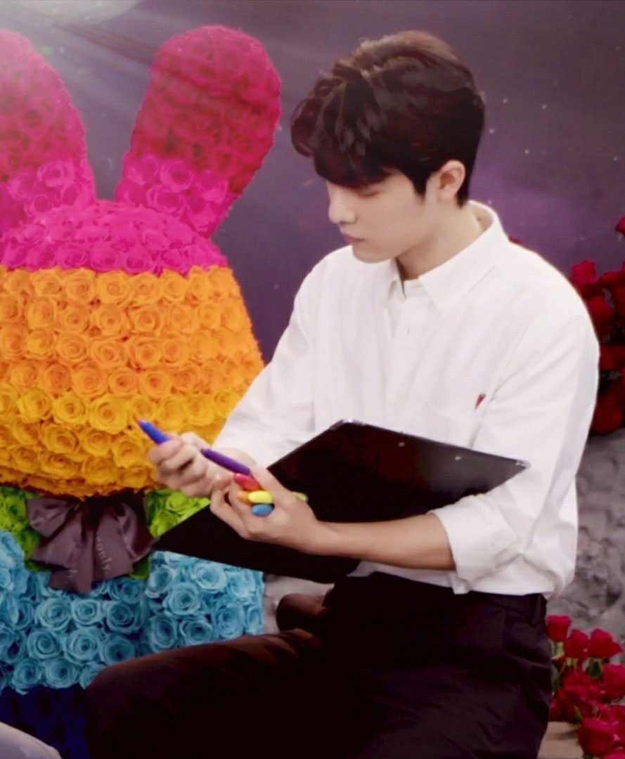 肖战,玫瑰花中的你才是最矜贵的王子