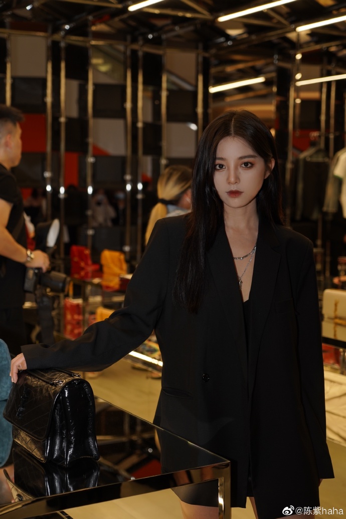 网红美女陈紫迷人美照欣赏,好漂亮啊