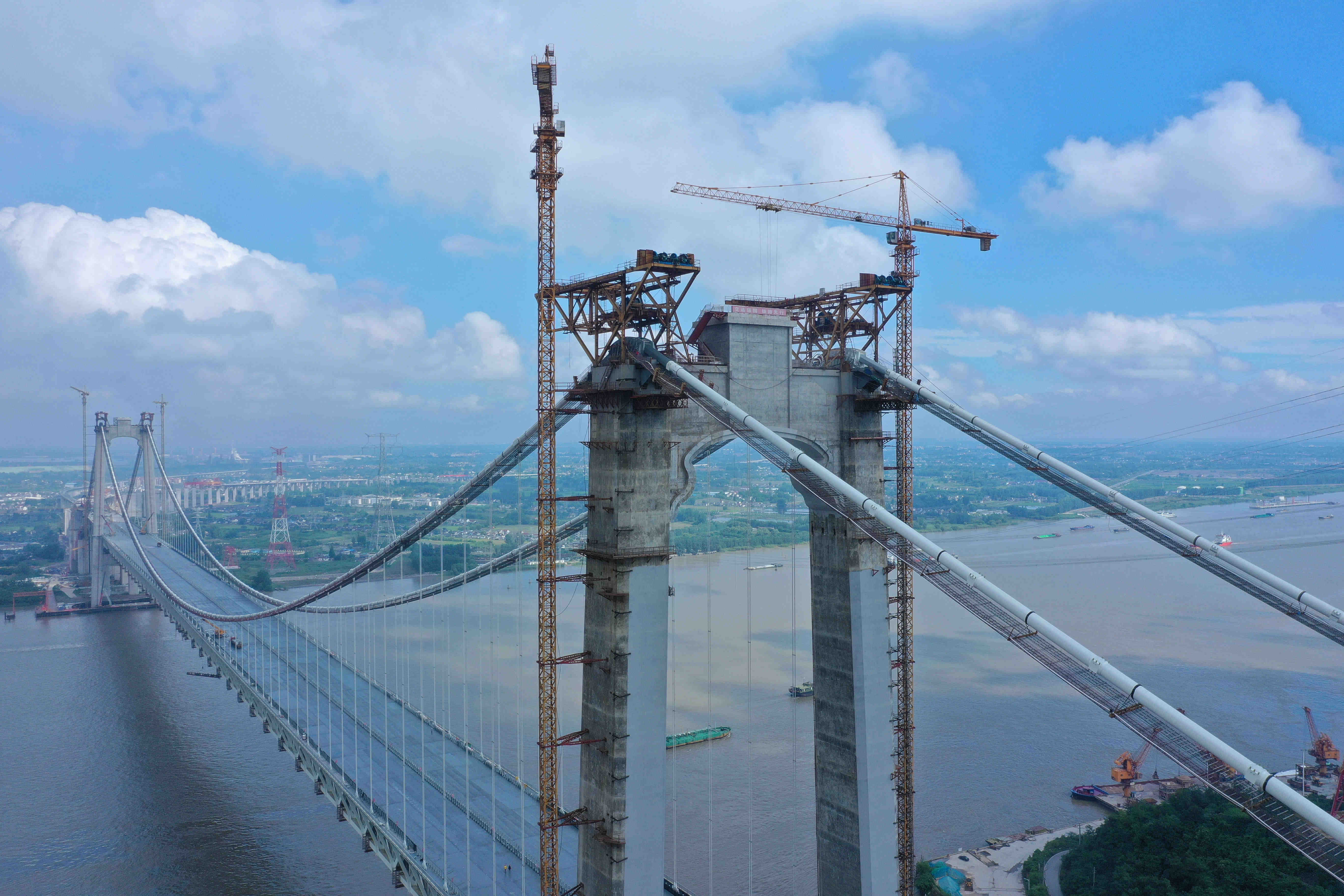 江苏:镇江五峰山长江大桥 雄姿逸态何崷崒(组图)