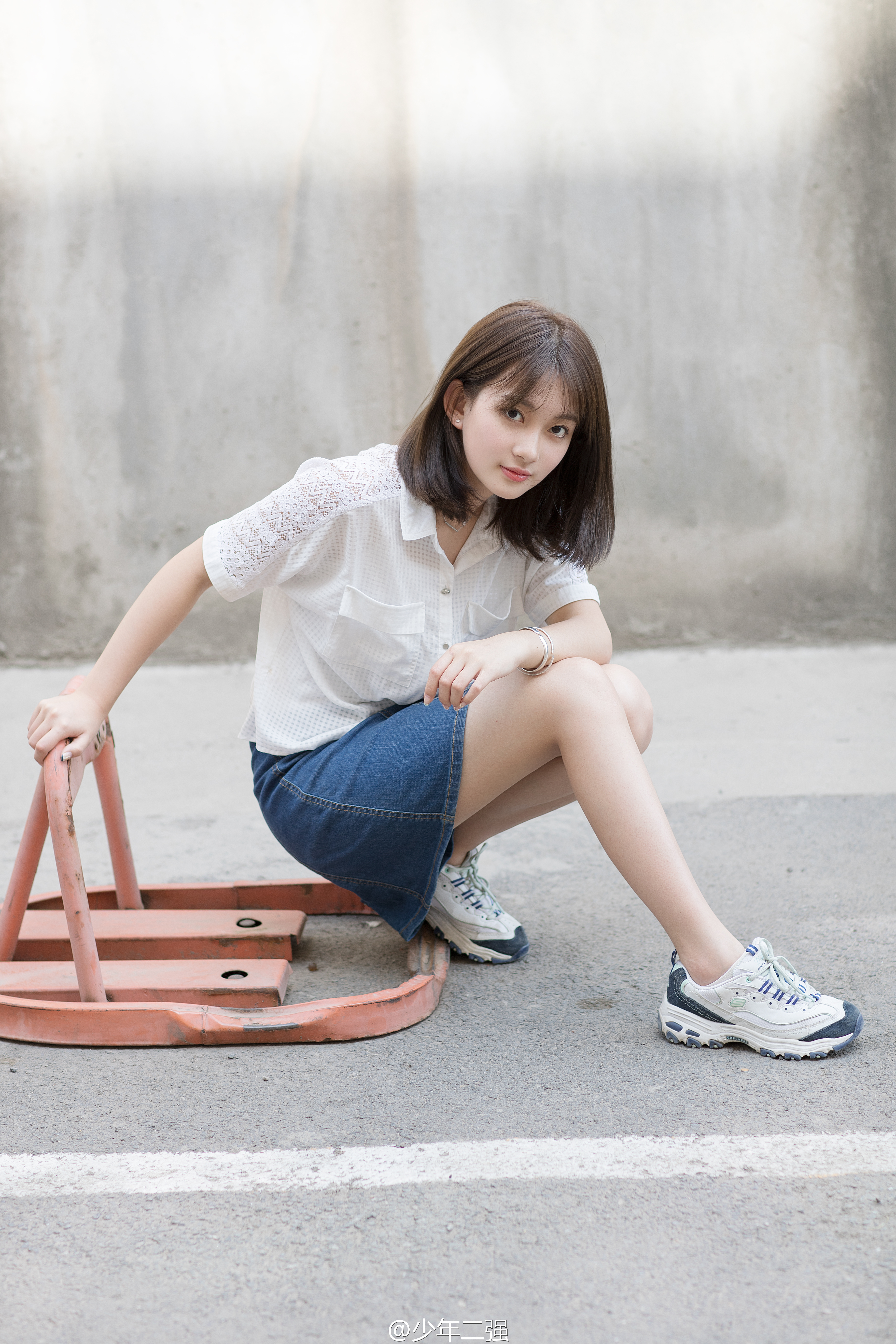 网红马晨:白衬衣搭配短裤短裙,是初恋的感觉吧!