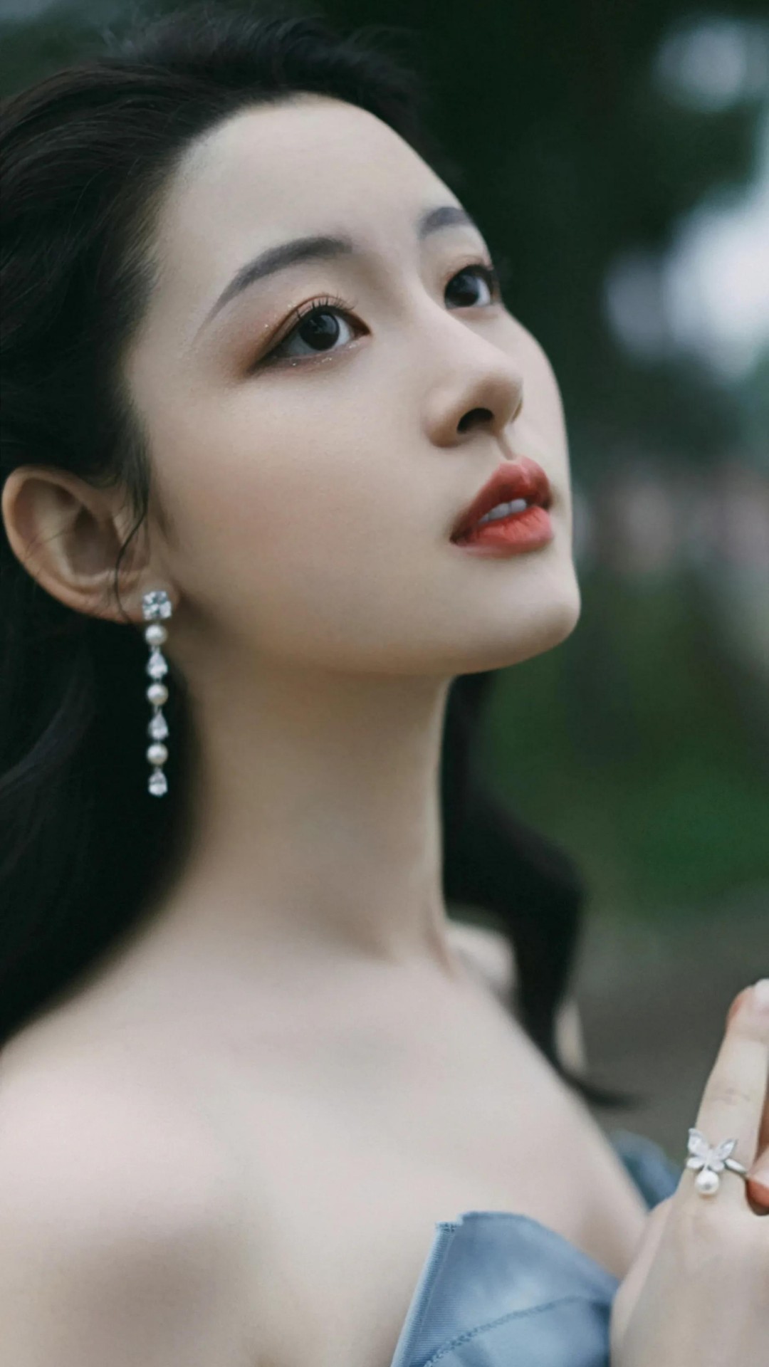 赵晴:时尚穿搭写真大片欣赏