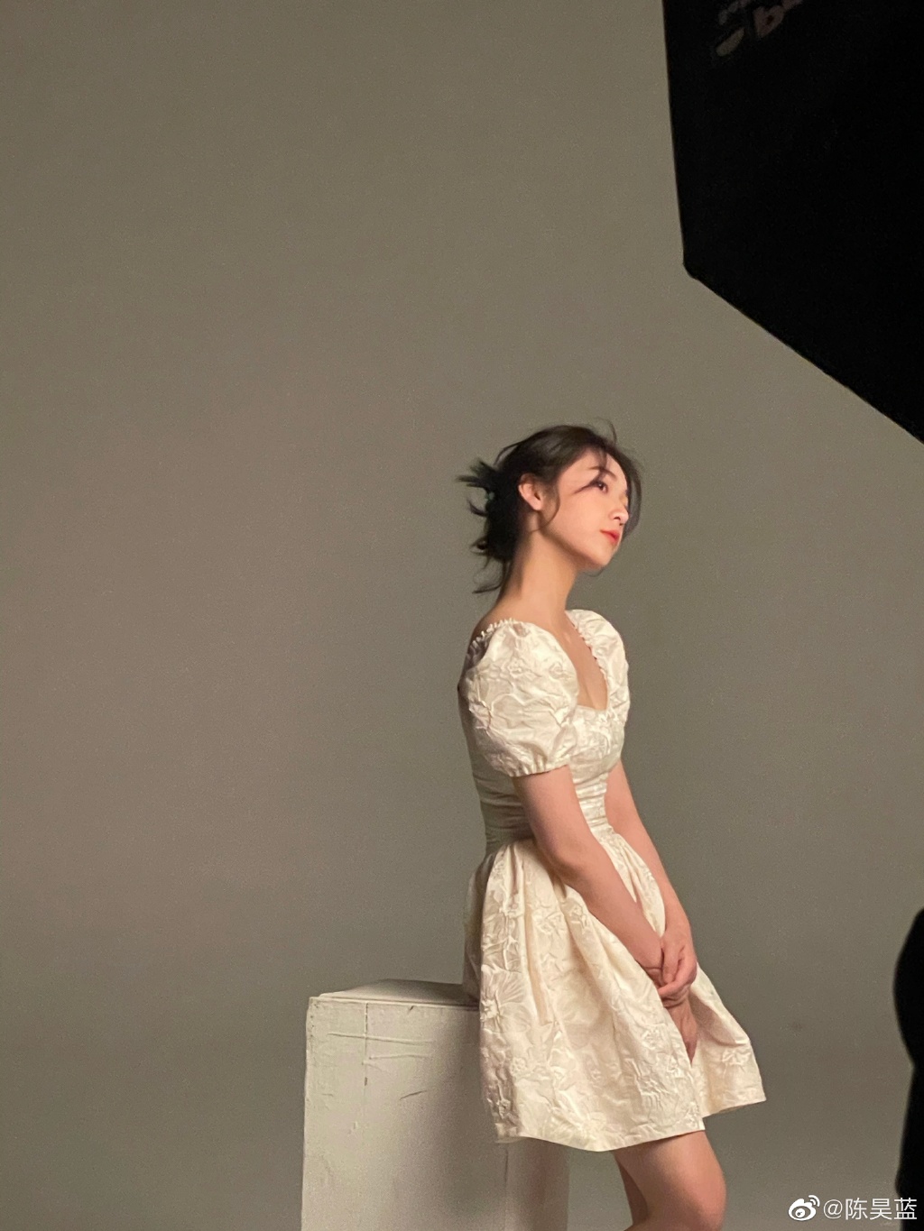 美女演员陈昊蓝迷人美照欣赏真好看