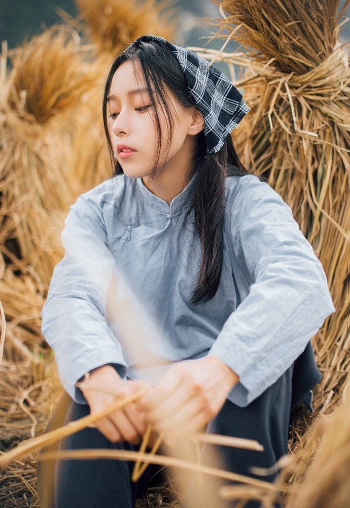 布依族女孩平常的一天,有种淳朴的美