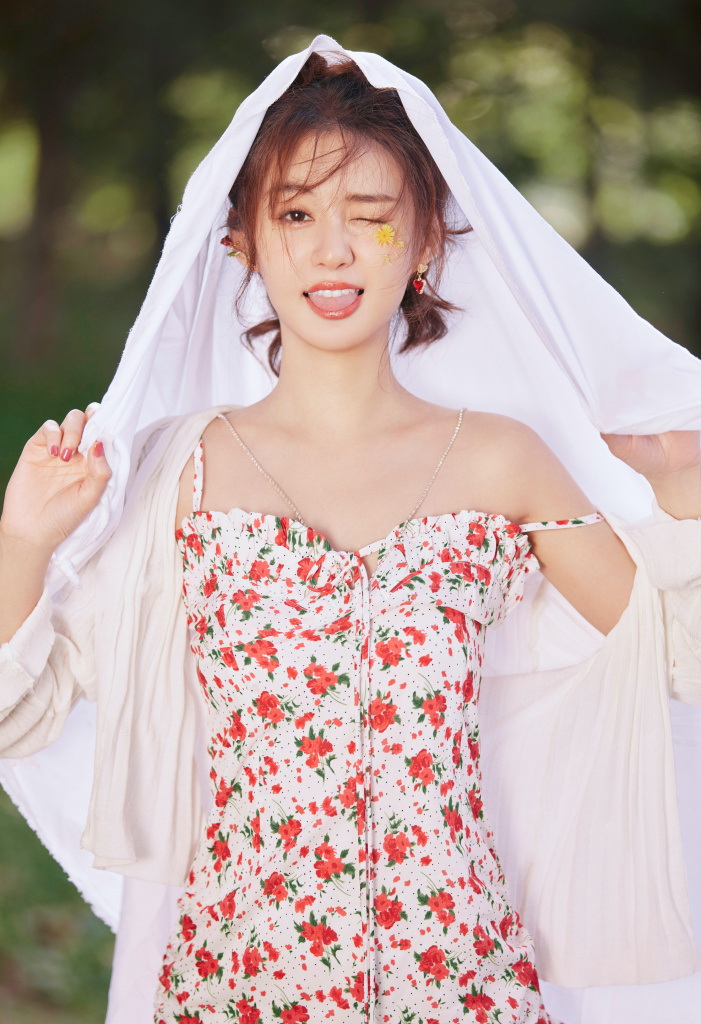 郑合惠子生日写真释出 穿波点裙甜美造型出镜