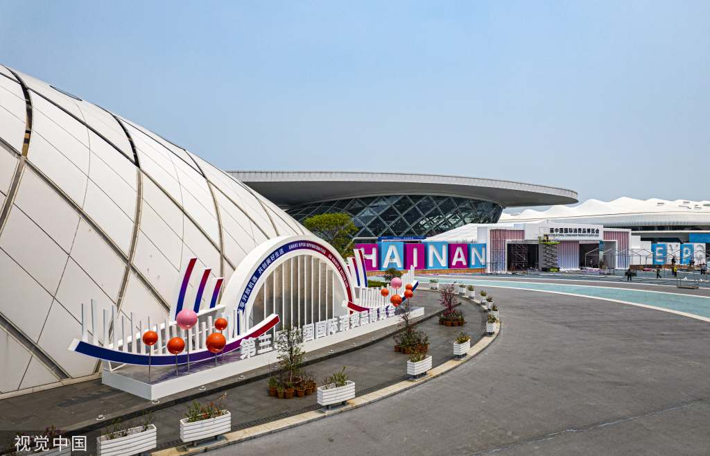 海口:第三届消博会馆内搭建工作陆续启动