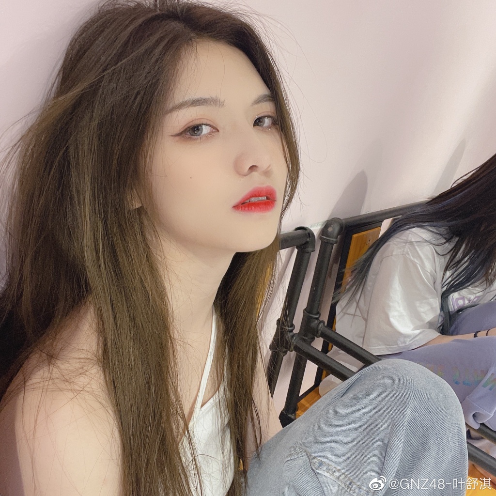 偶像女团gnz48成员叶舒淇迷人美照欣赏