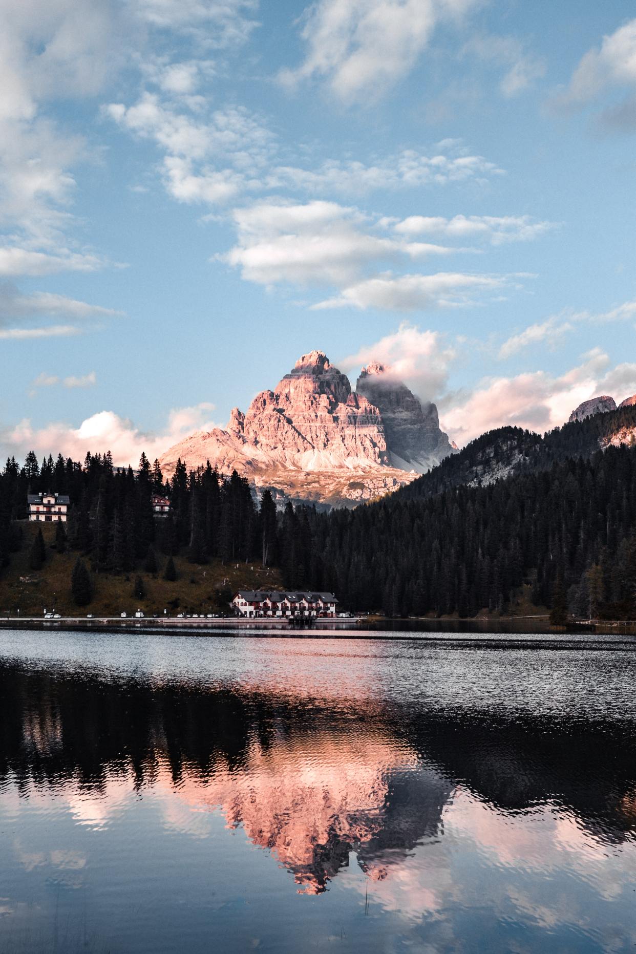 寰宇地球-绝美山麓风景照