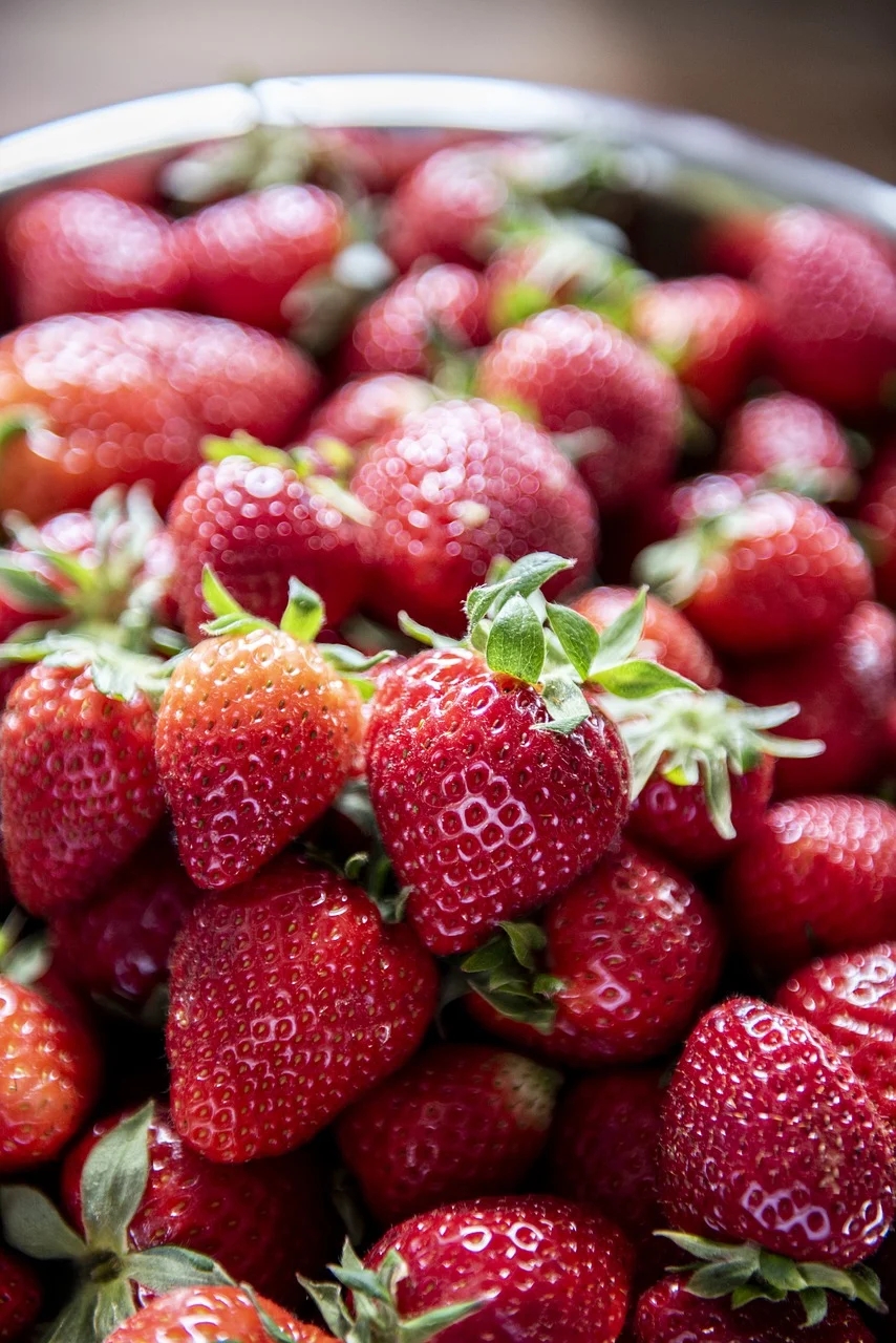 壁纸—鲜红草莓,美丽之极,可爱诱人系列二(11张水果美图)