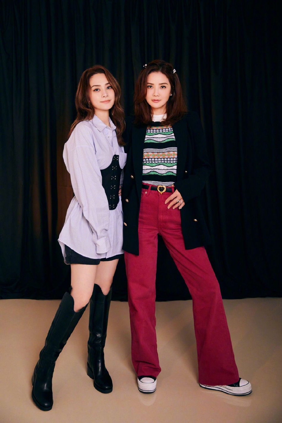 组图:twins蔡卓妍钟欣潼节目写真大片释出 姐妹情深镜头感强