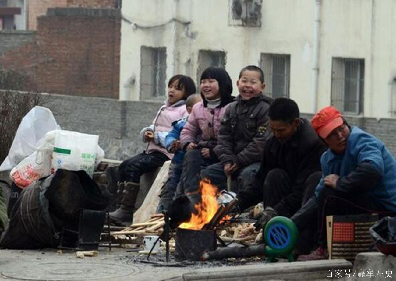 老照片:看看90年代春節怎麼過,現在過年再沒有曾經濃濃的年味了