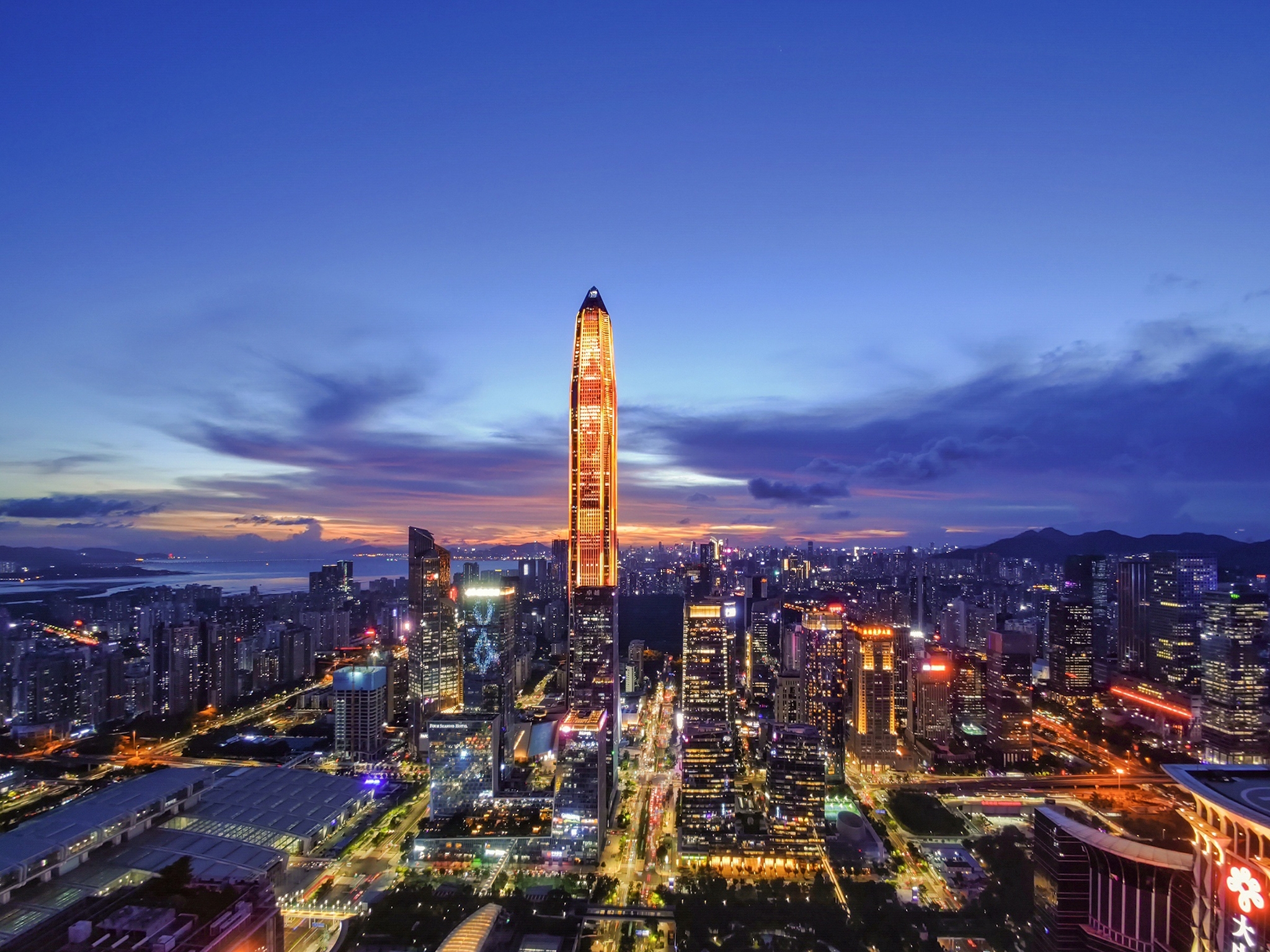 深圳夜晚璀璨迷人景色