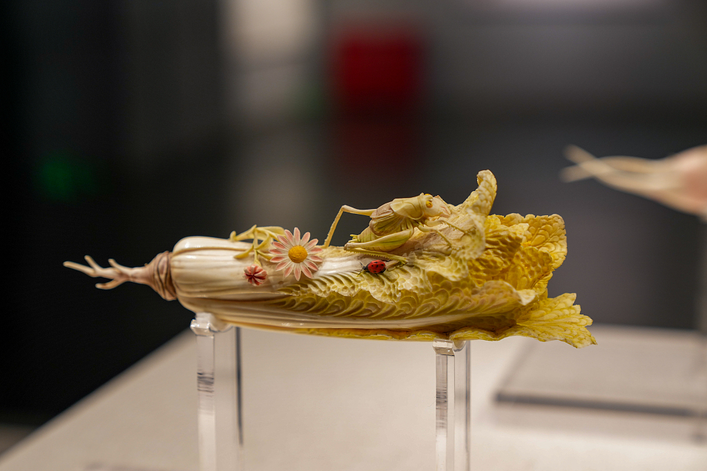河南博物院文物"象牙萝卜白菜"重现展厅