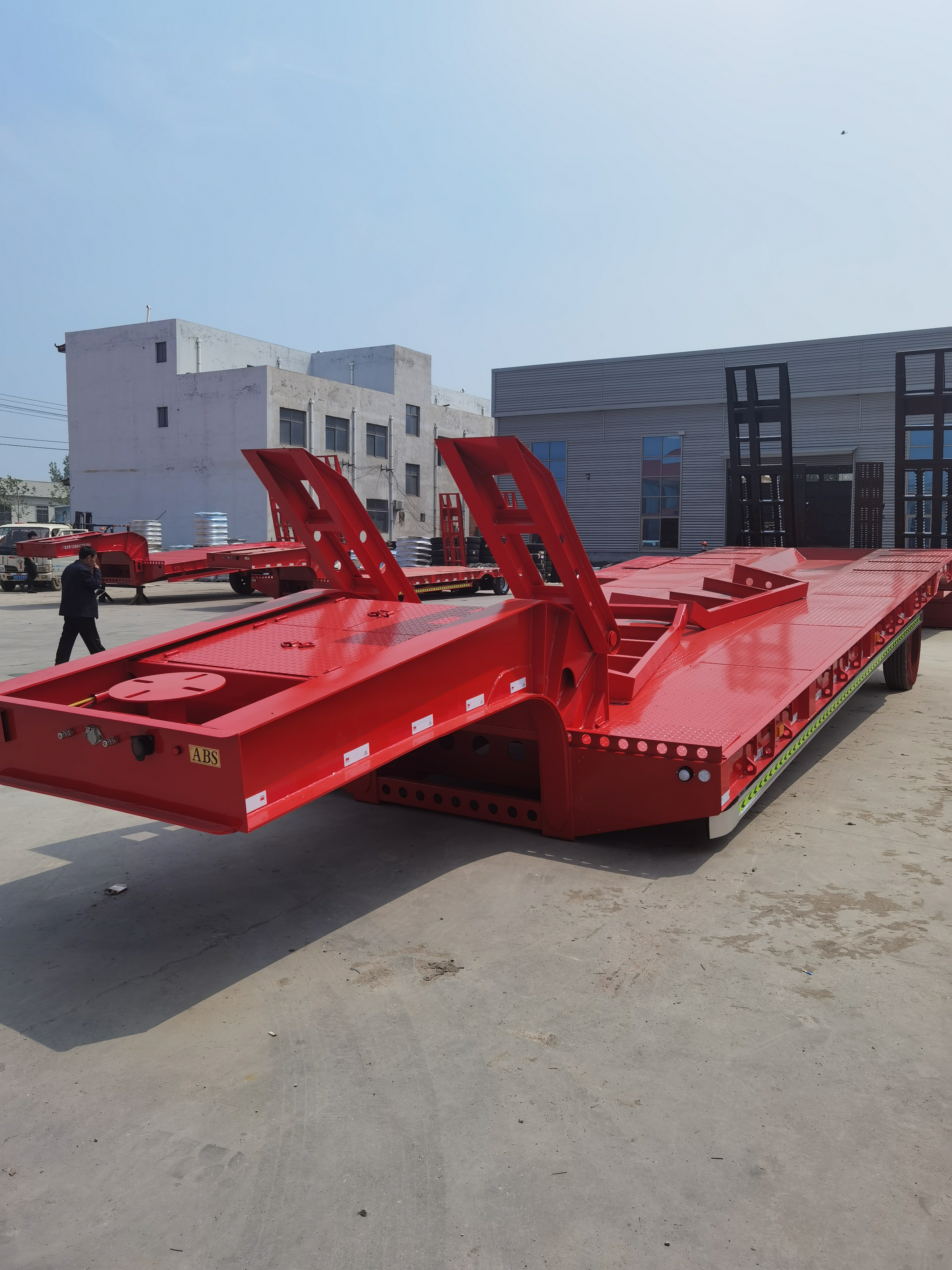 勾机板运输半挂车 挖掘机运输半挂车 低平板半挂车